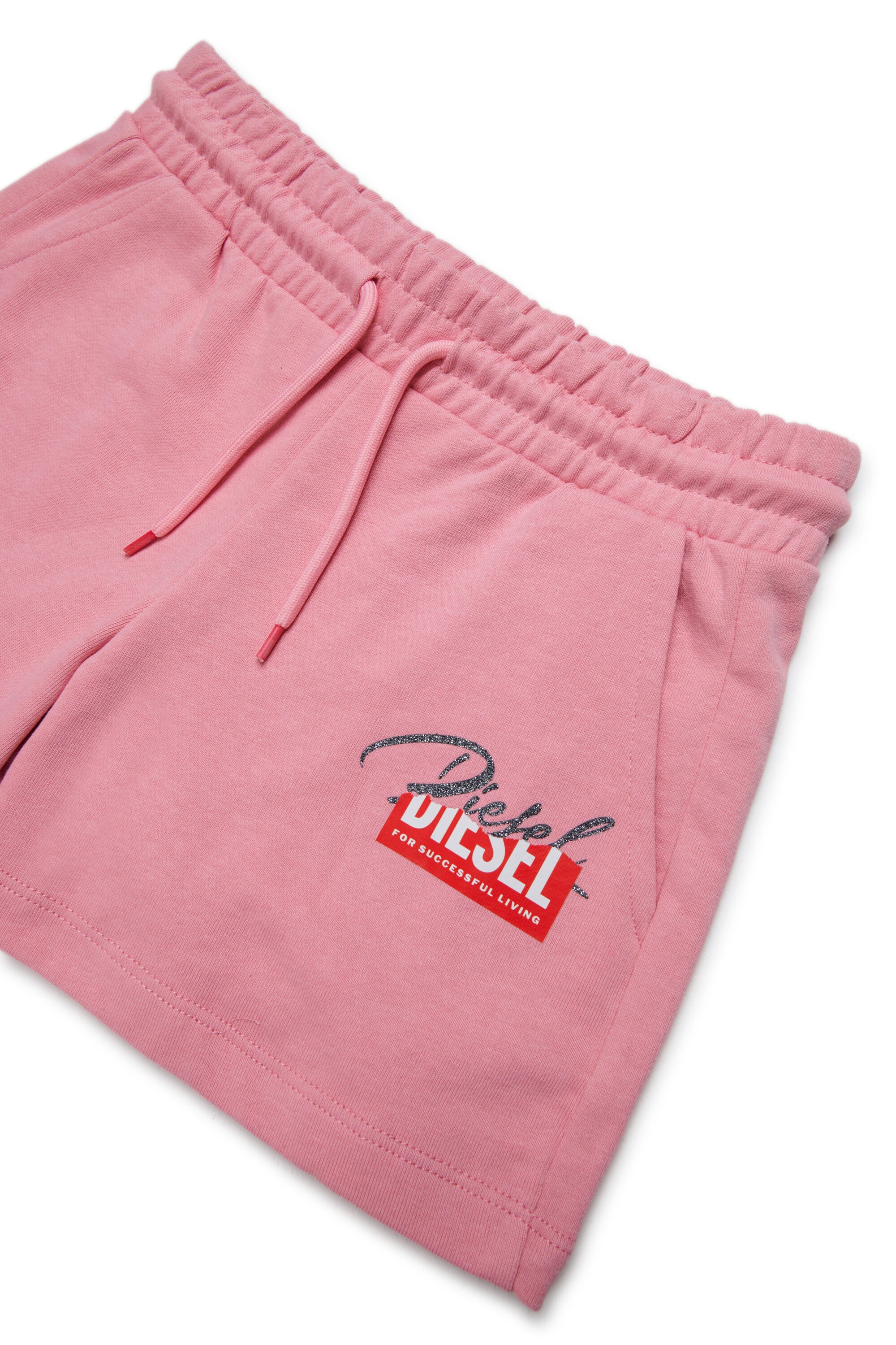 ロゴ入りトラックスーツ