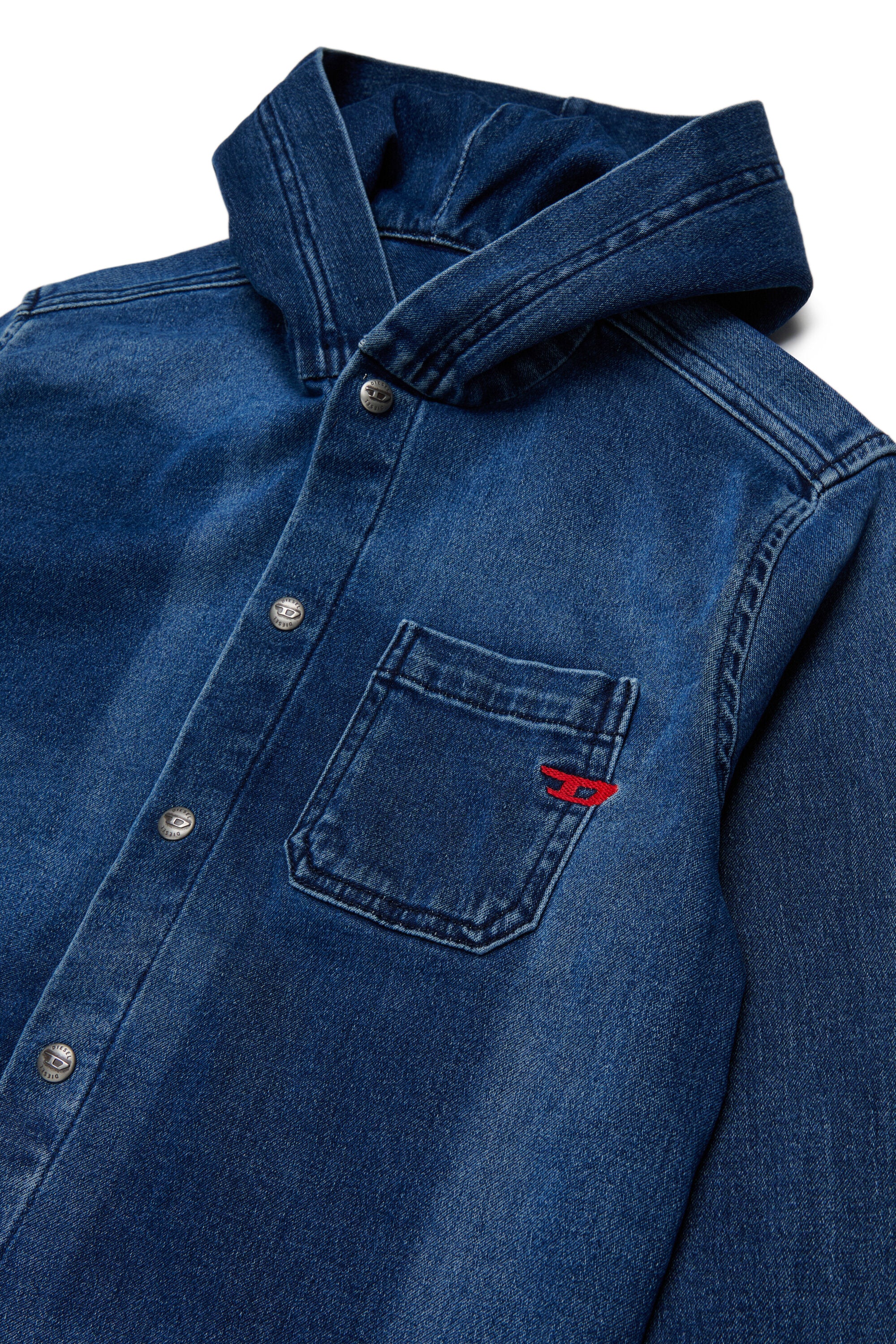 JoggJeans®素材のシャツ