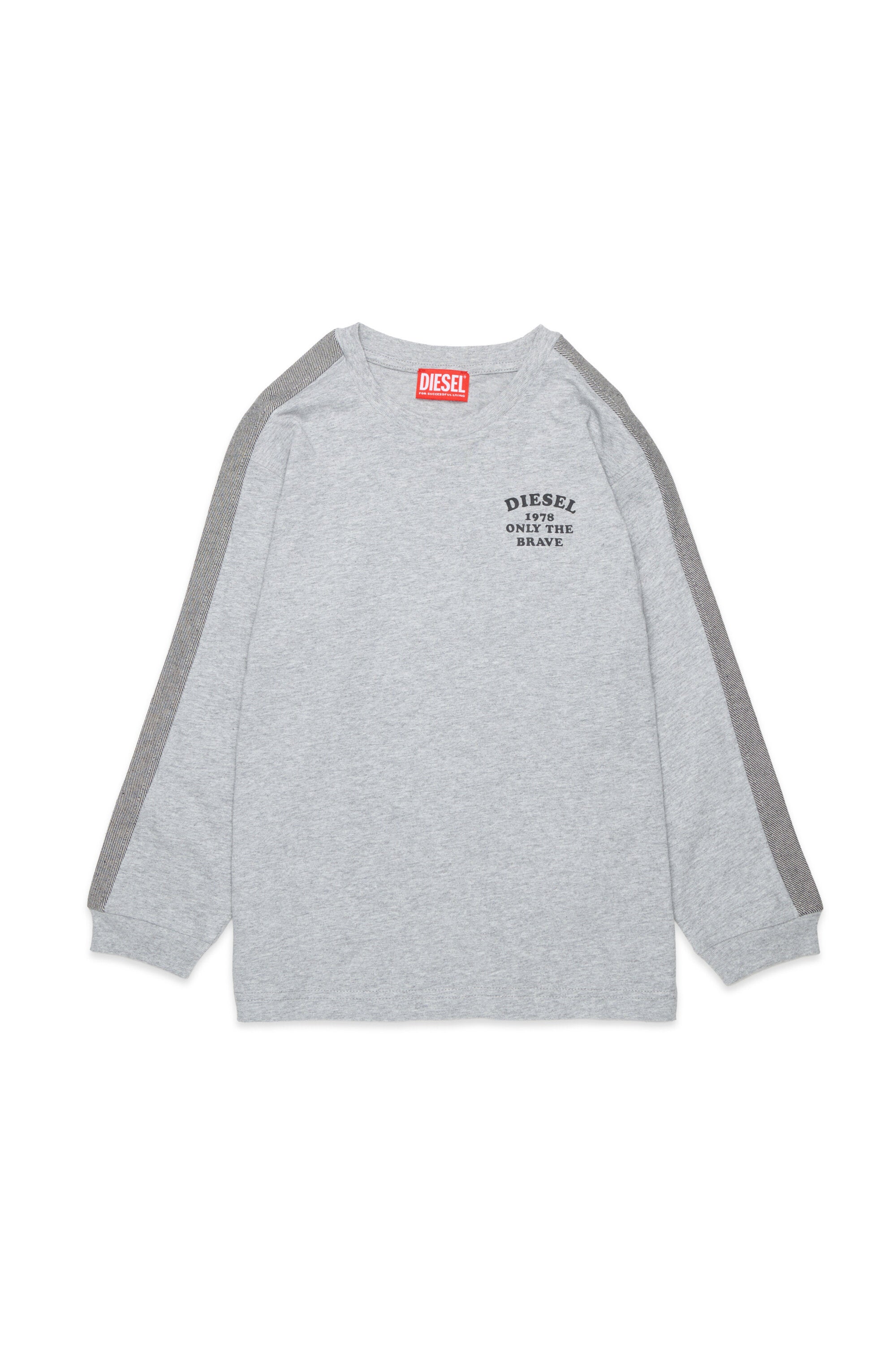 長袖ロゴTシャツ