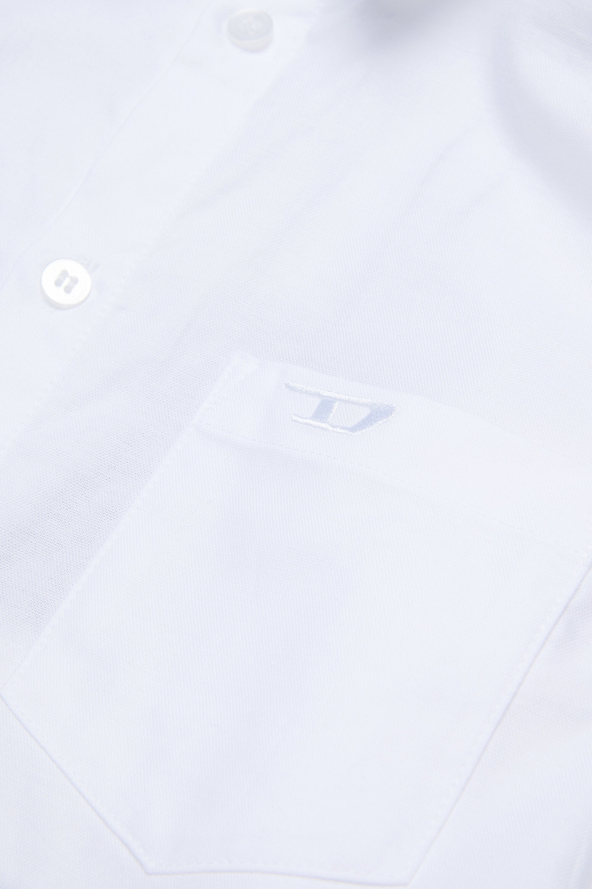 ロゴ入り長袖シャツ