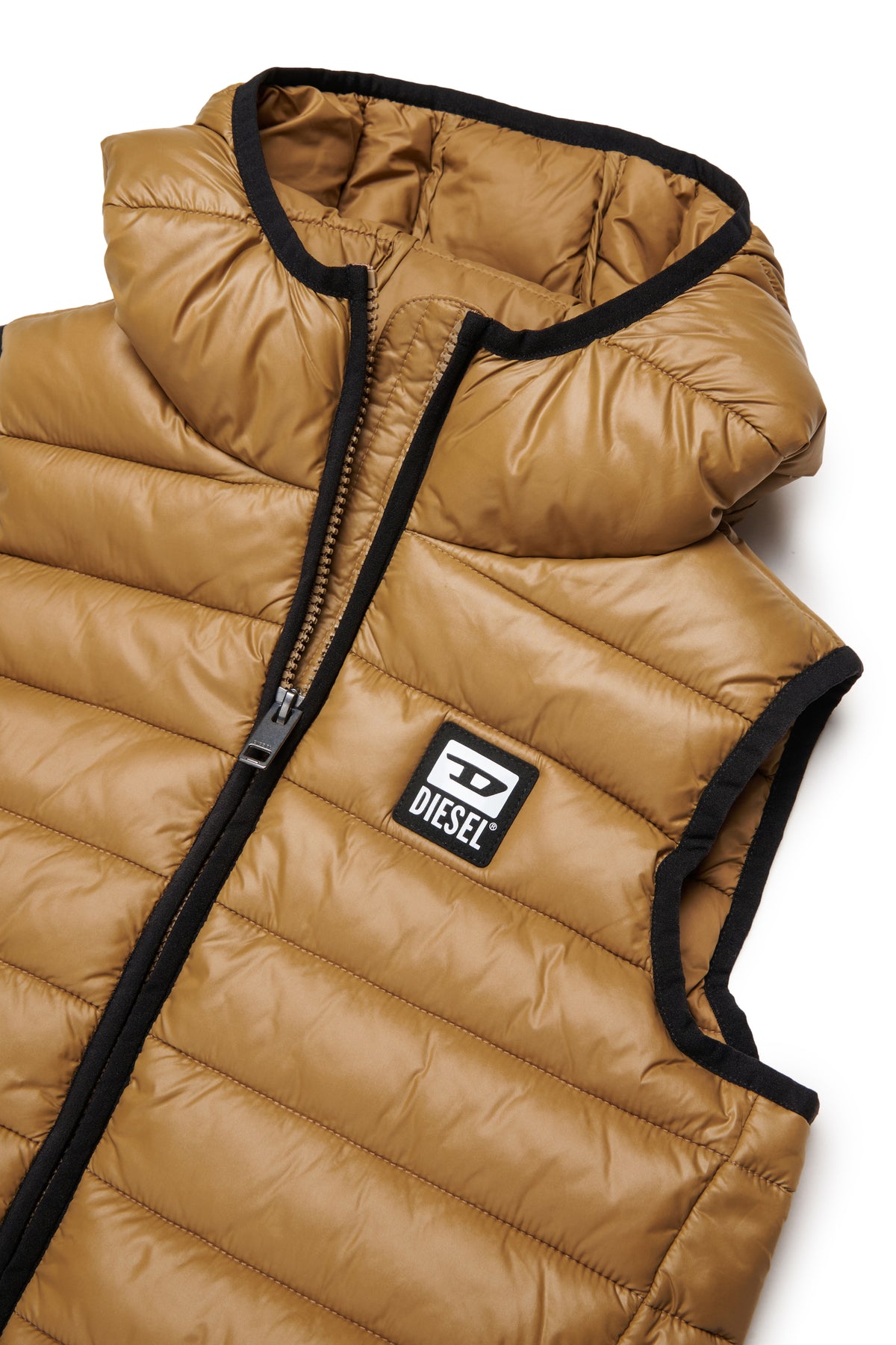 Padded vest with logo