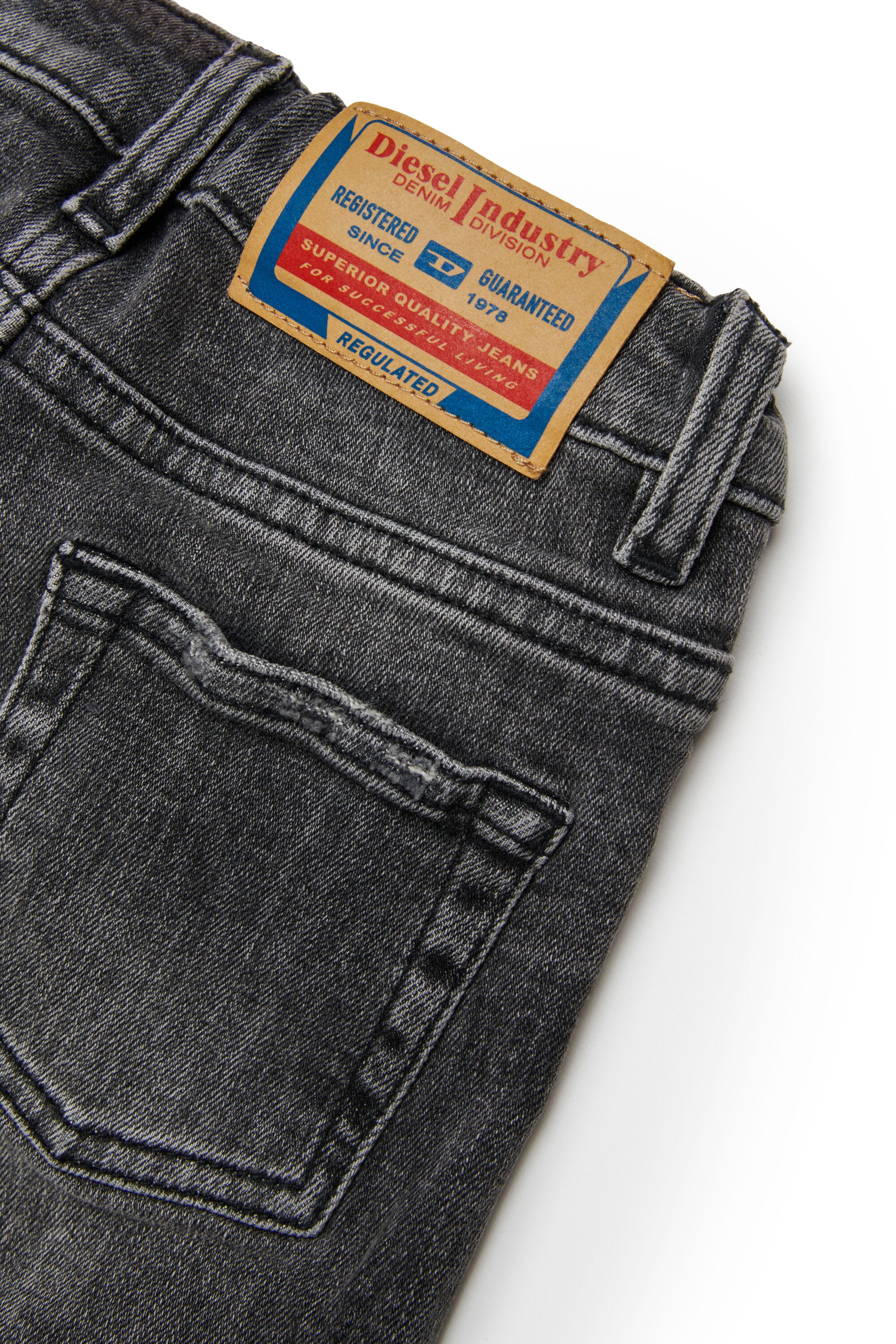 リップ入りダークグレーレギュラージーンズ - D-Jools-B