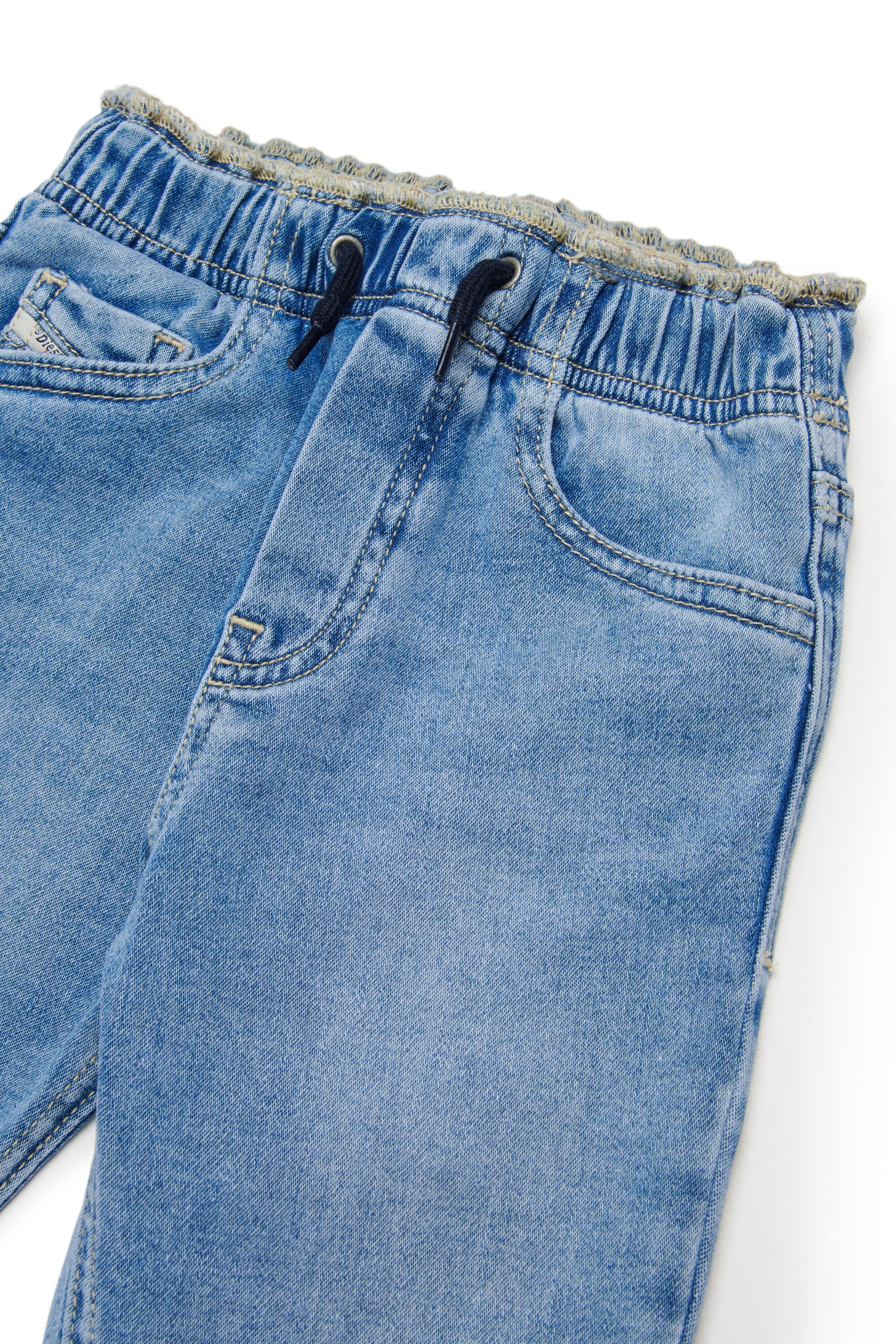JoggJeans® リラックスフィット ライトブルーウォッシュ - D-Marcie