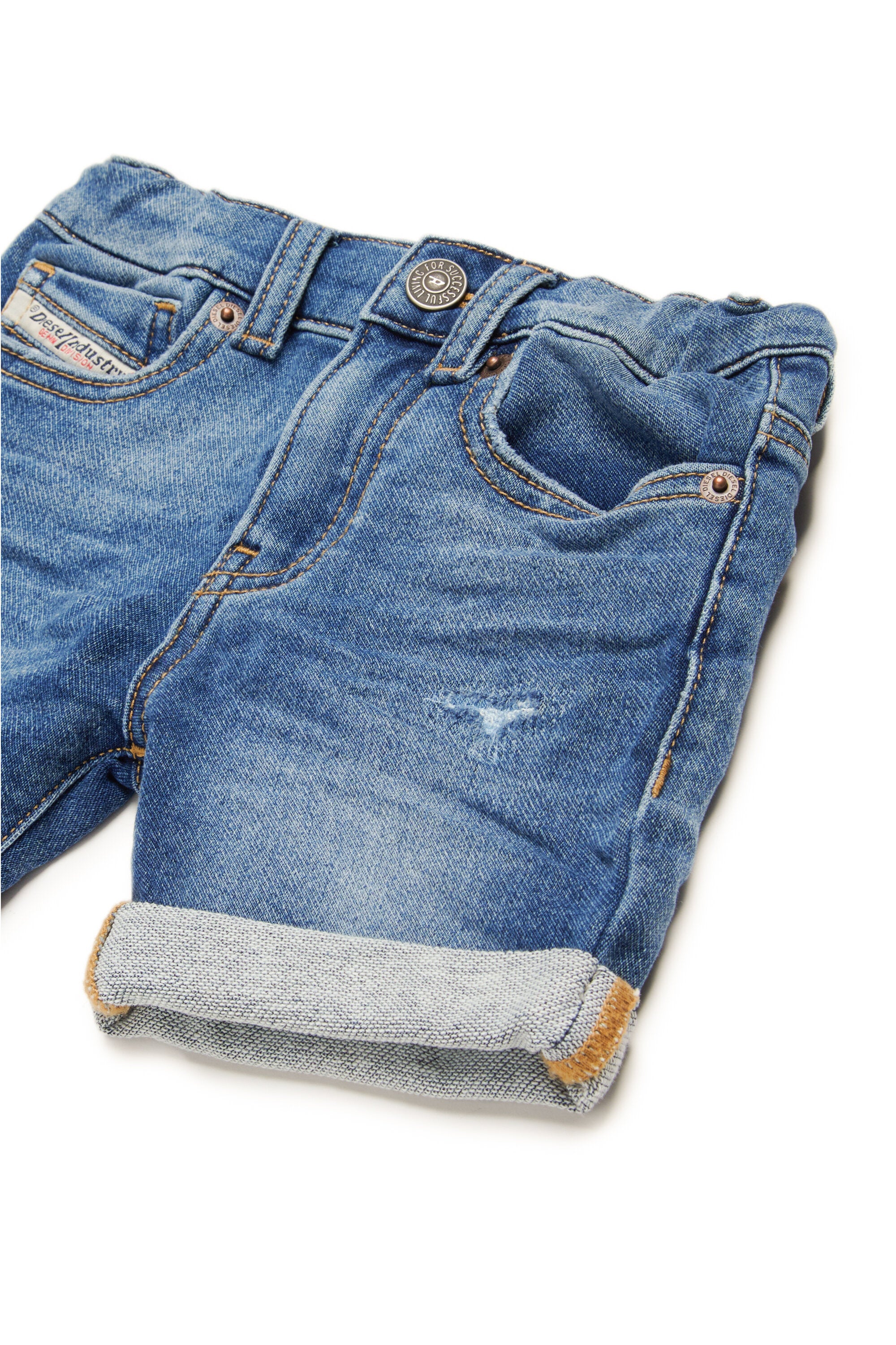 ミッドブルーのJoggJeans®ショーツ