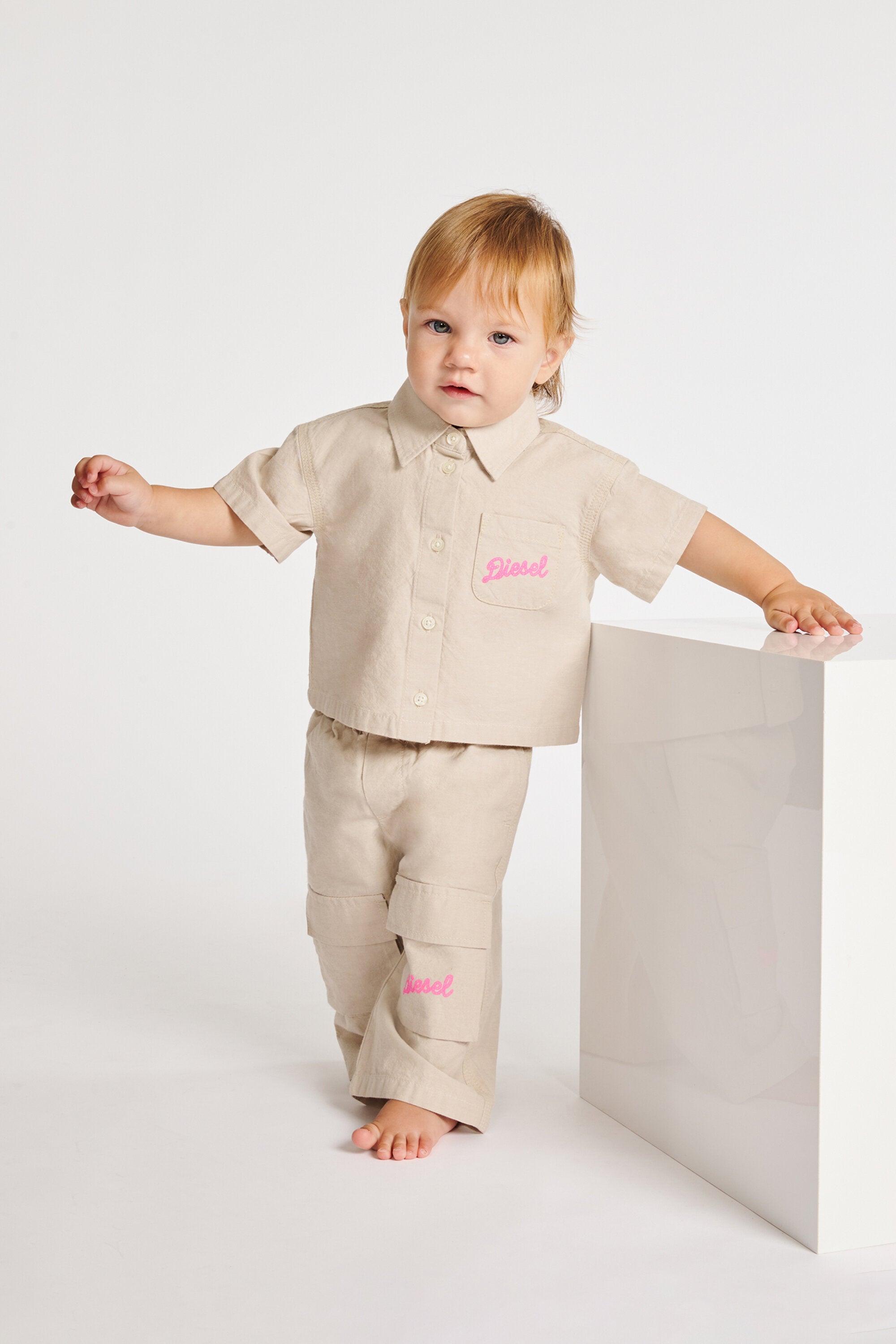 Short-sleeved shirt with logo