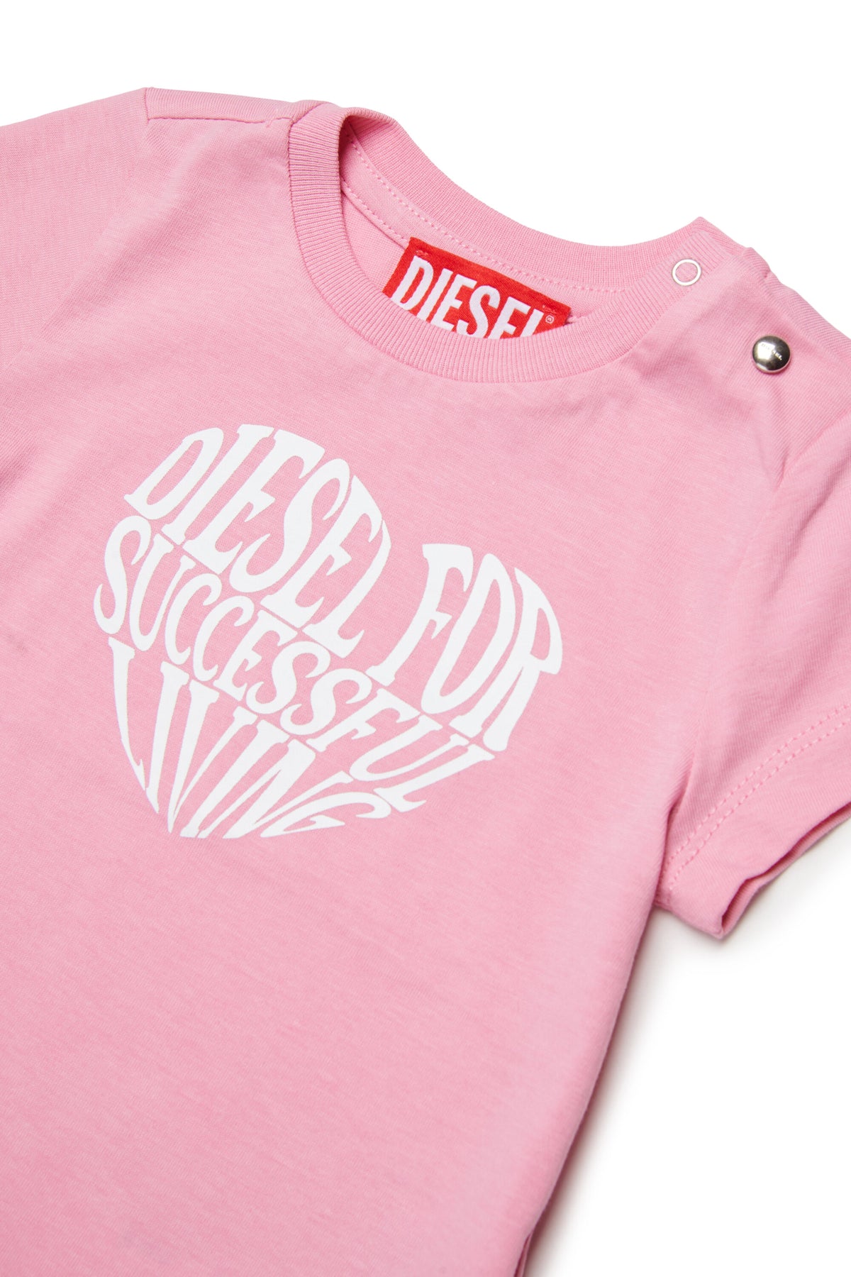 ロゴ入りTシャツ