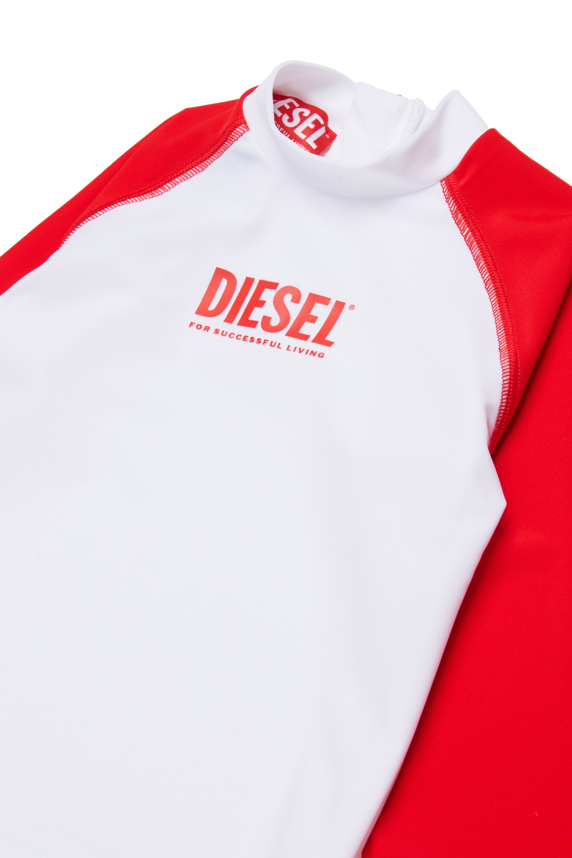 ロゴ入り長袖Tシャツ