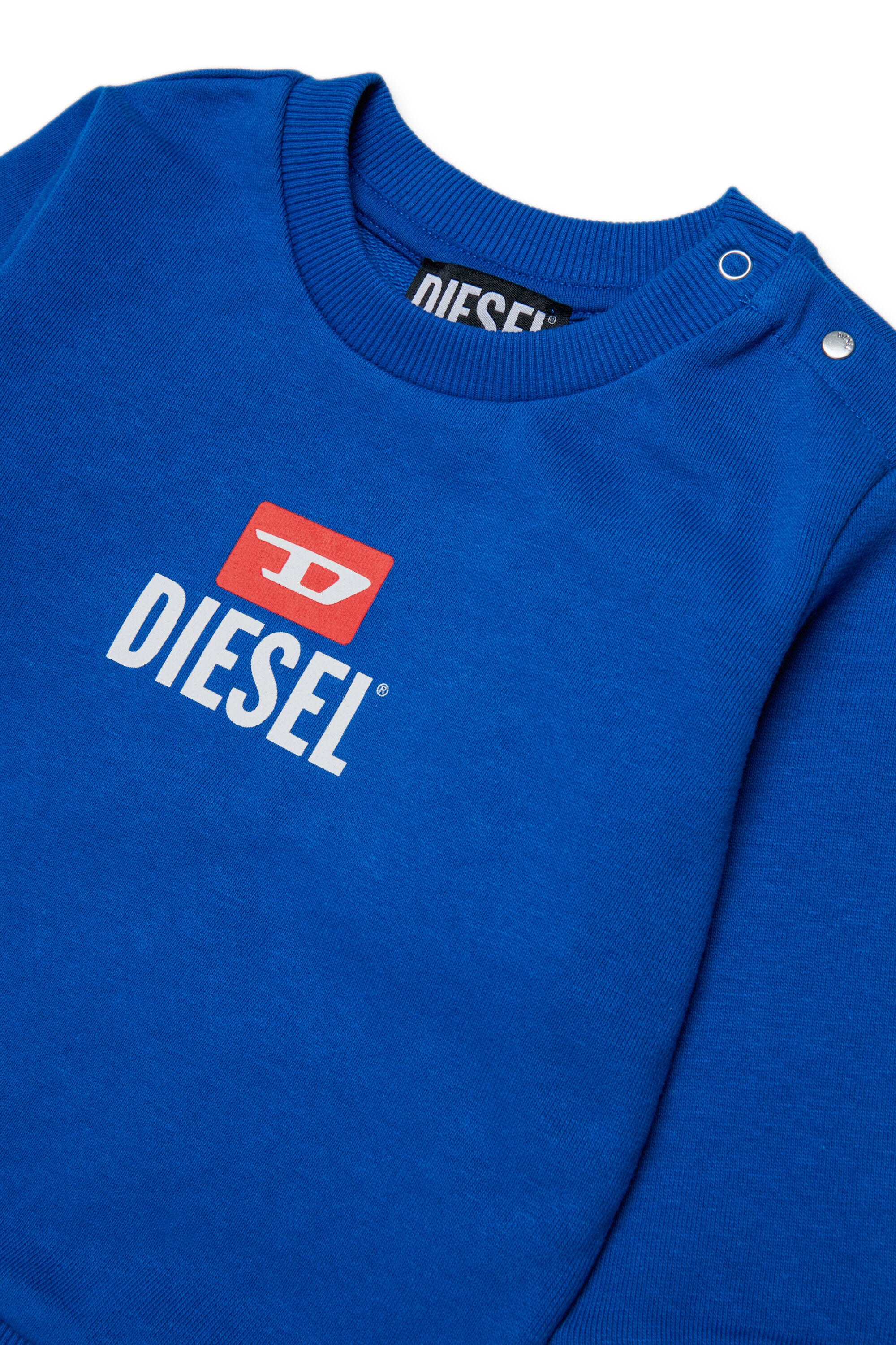 ロゴ入りクルーネックスウェット