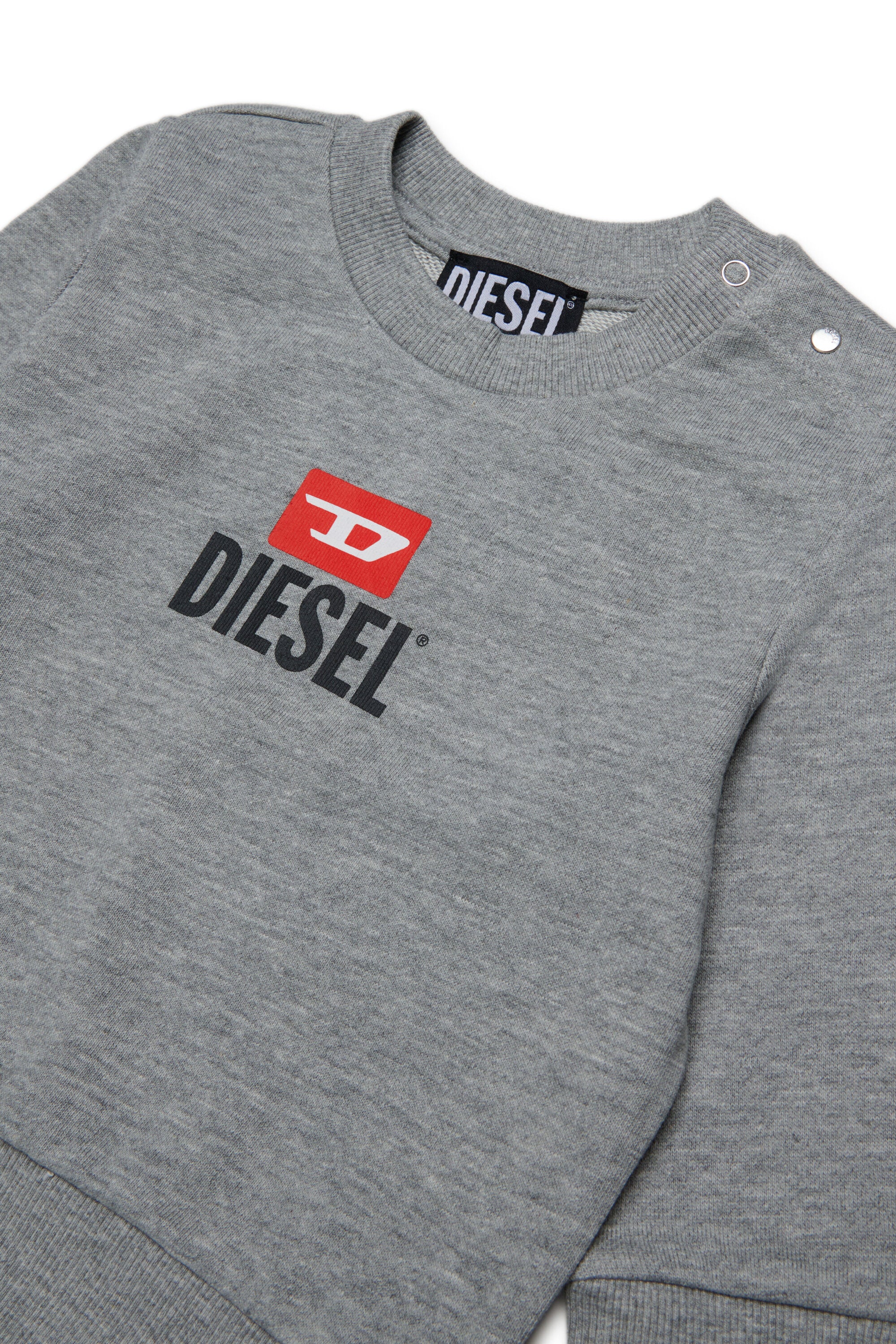 ロゴ入りクルーネックスウェット