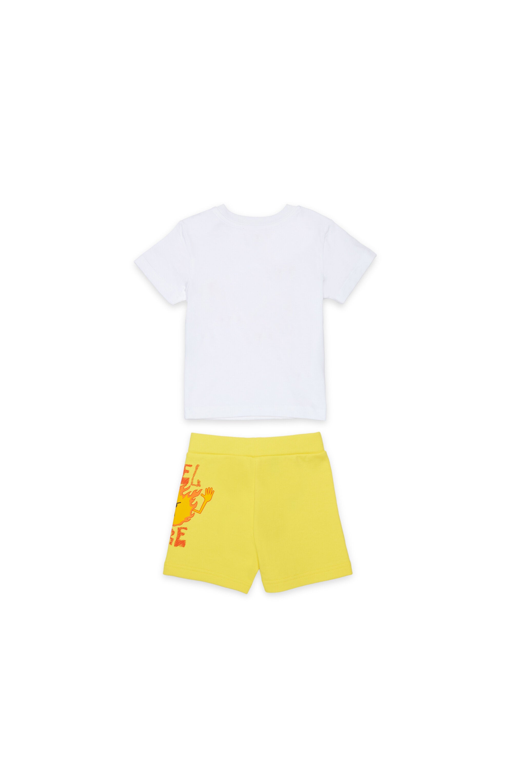 ロゴとプリント入りトラックスーツセット