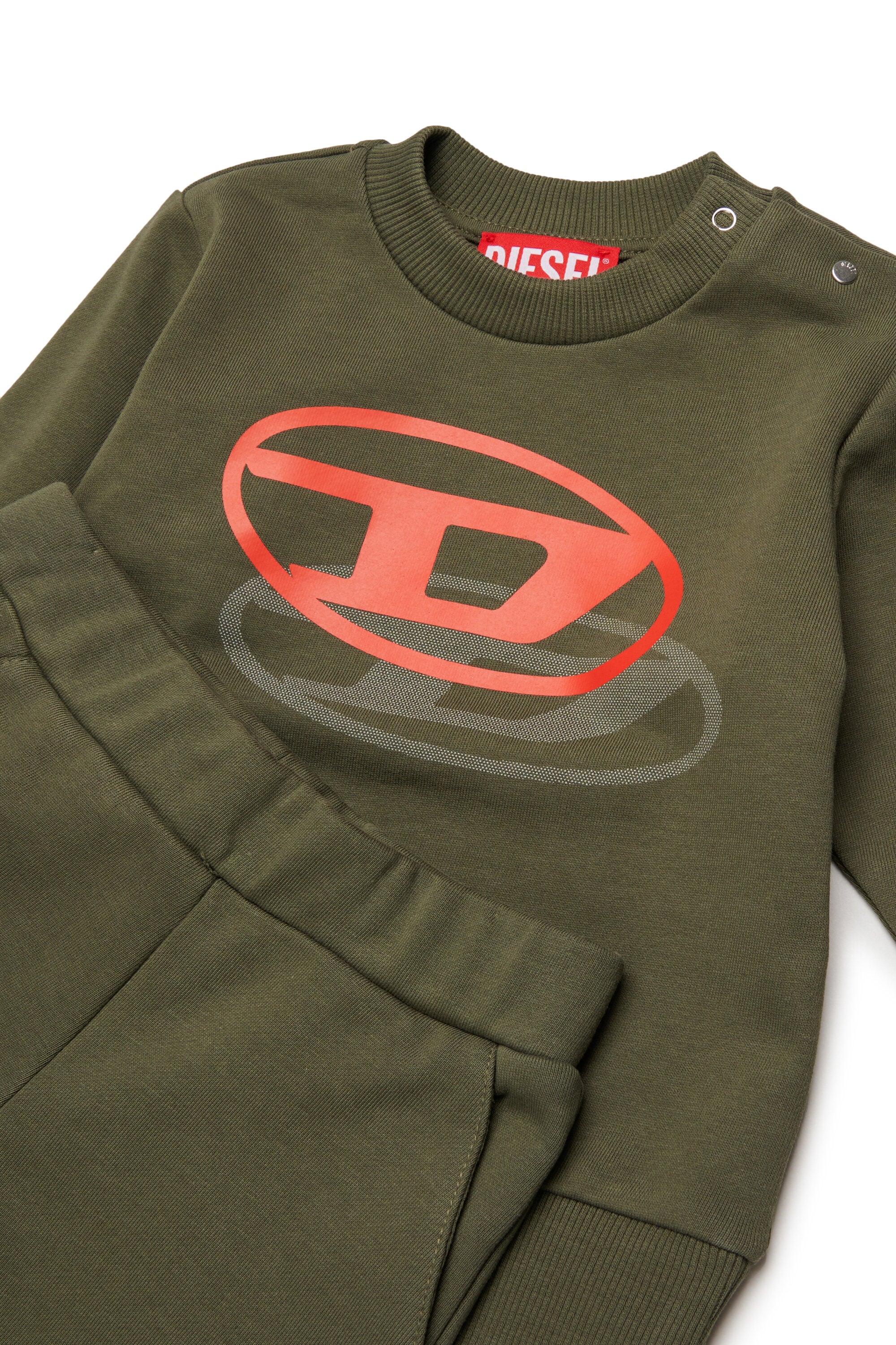 Tracksuit with logo