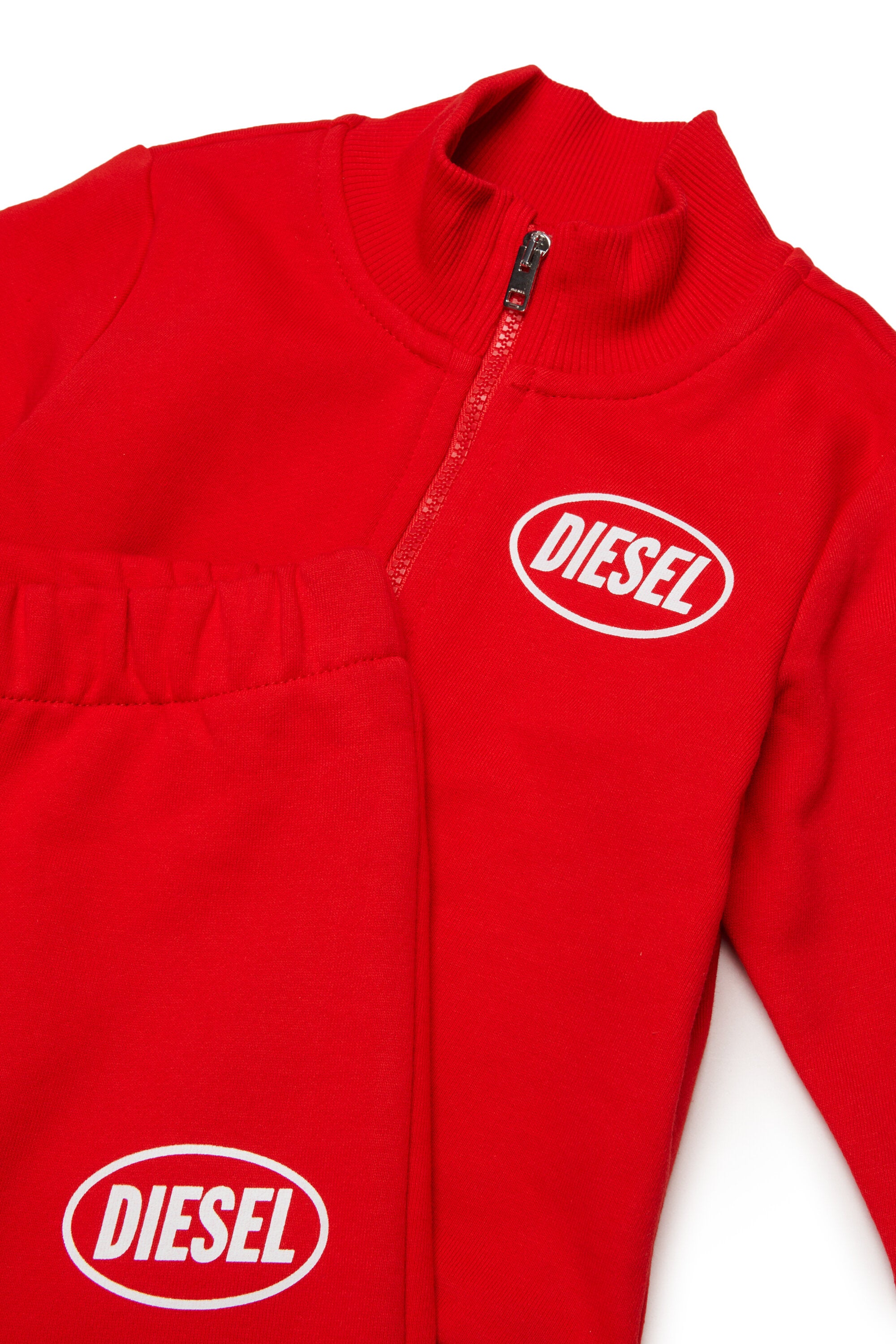 ロゴ入りジャージ