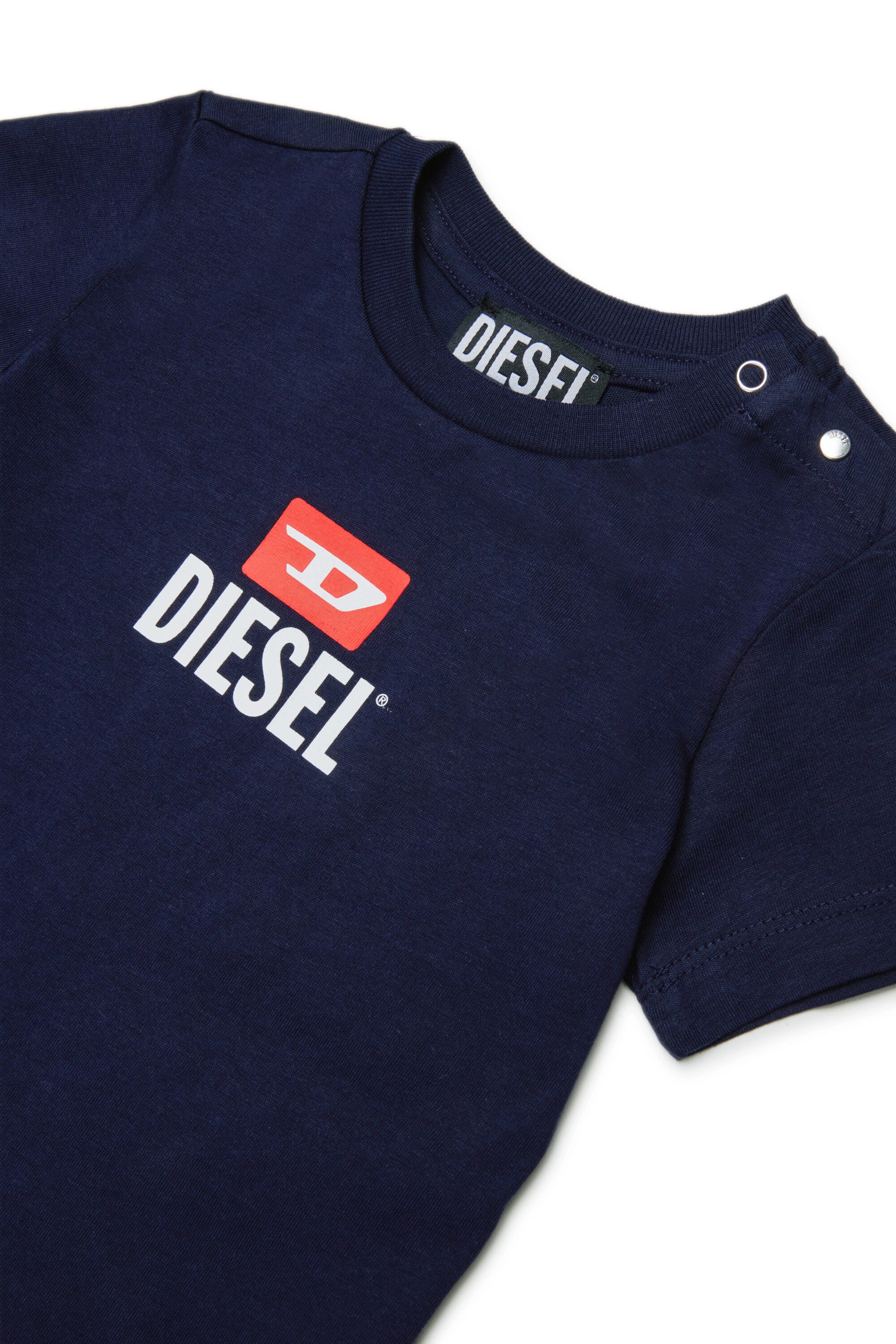 ロゴ入りジャンプスーツ