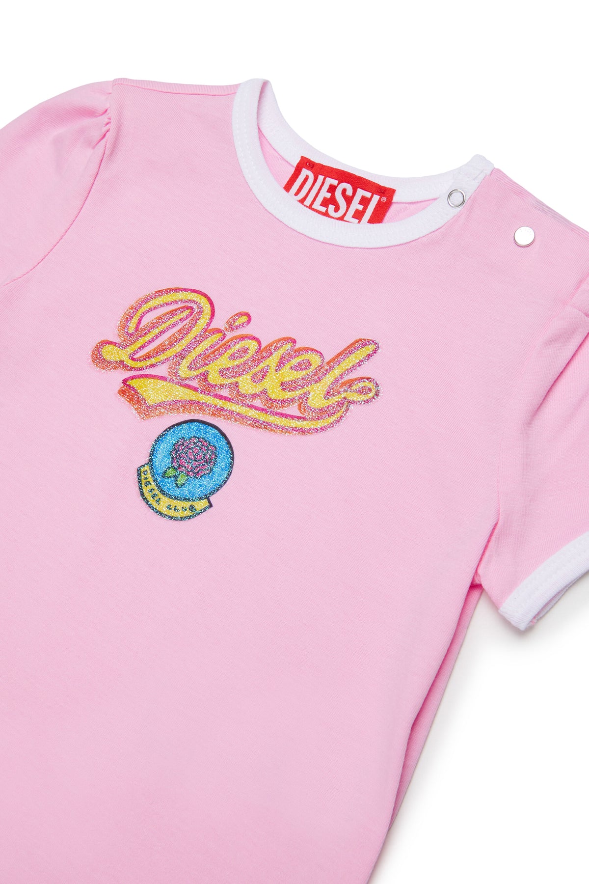 ロゴ入りTシャツ
