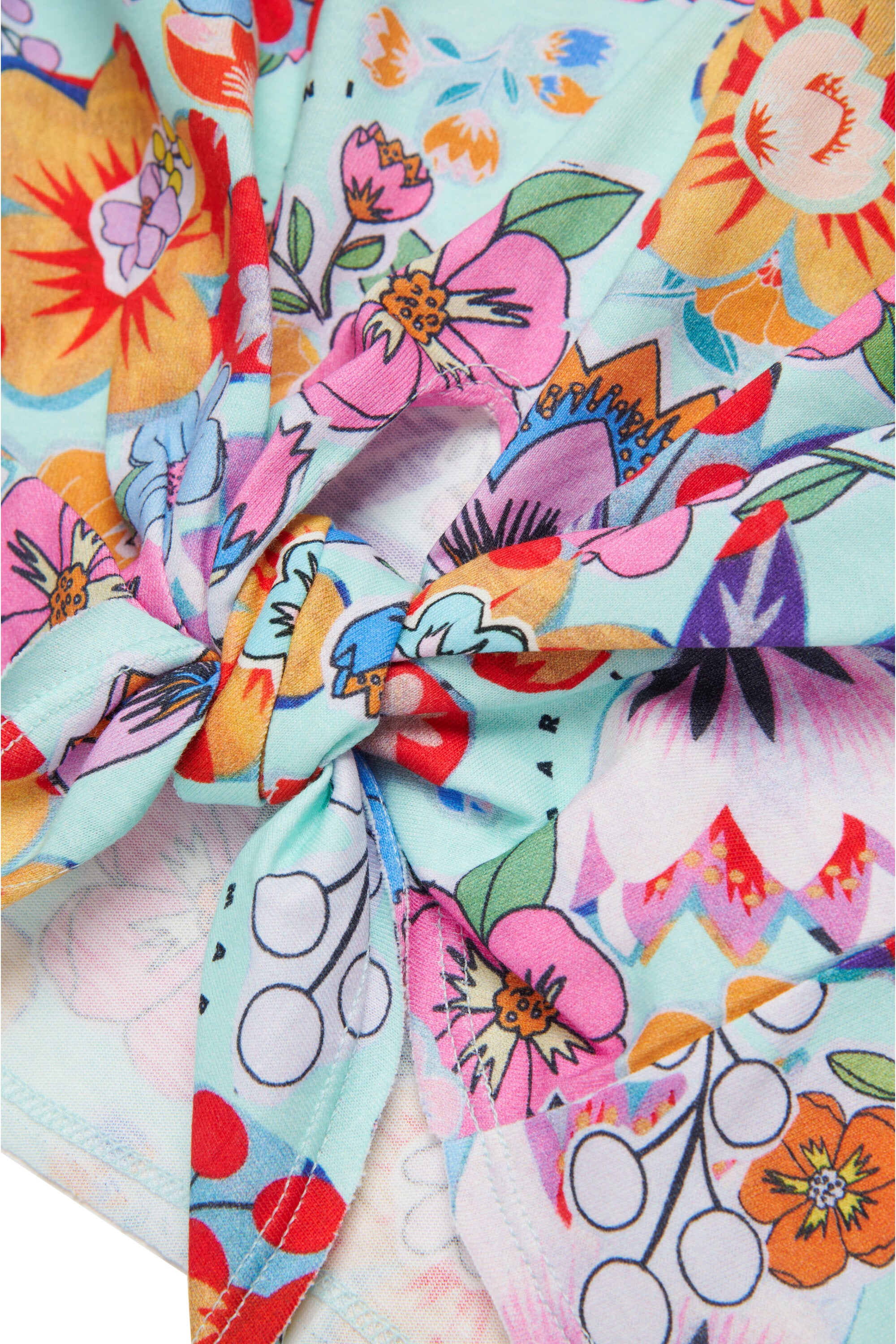 ノット素材のHolidayオールオーバーTシャツ