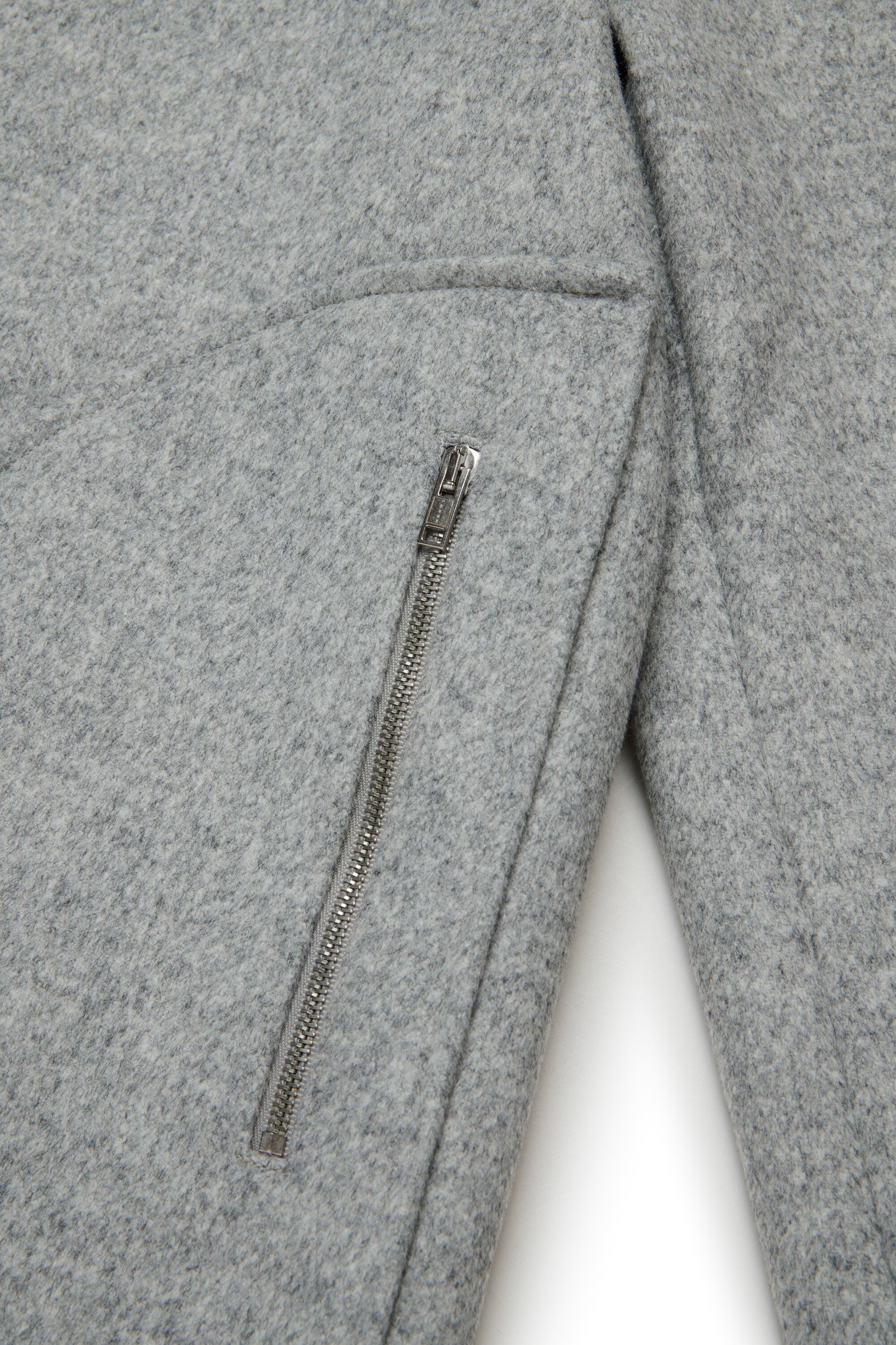 Cloth long coat with logo