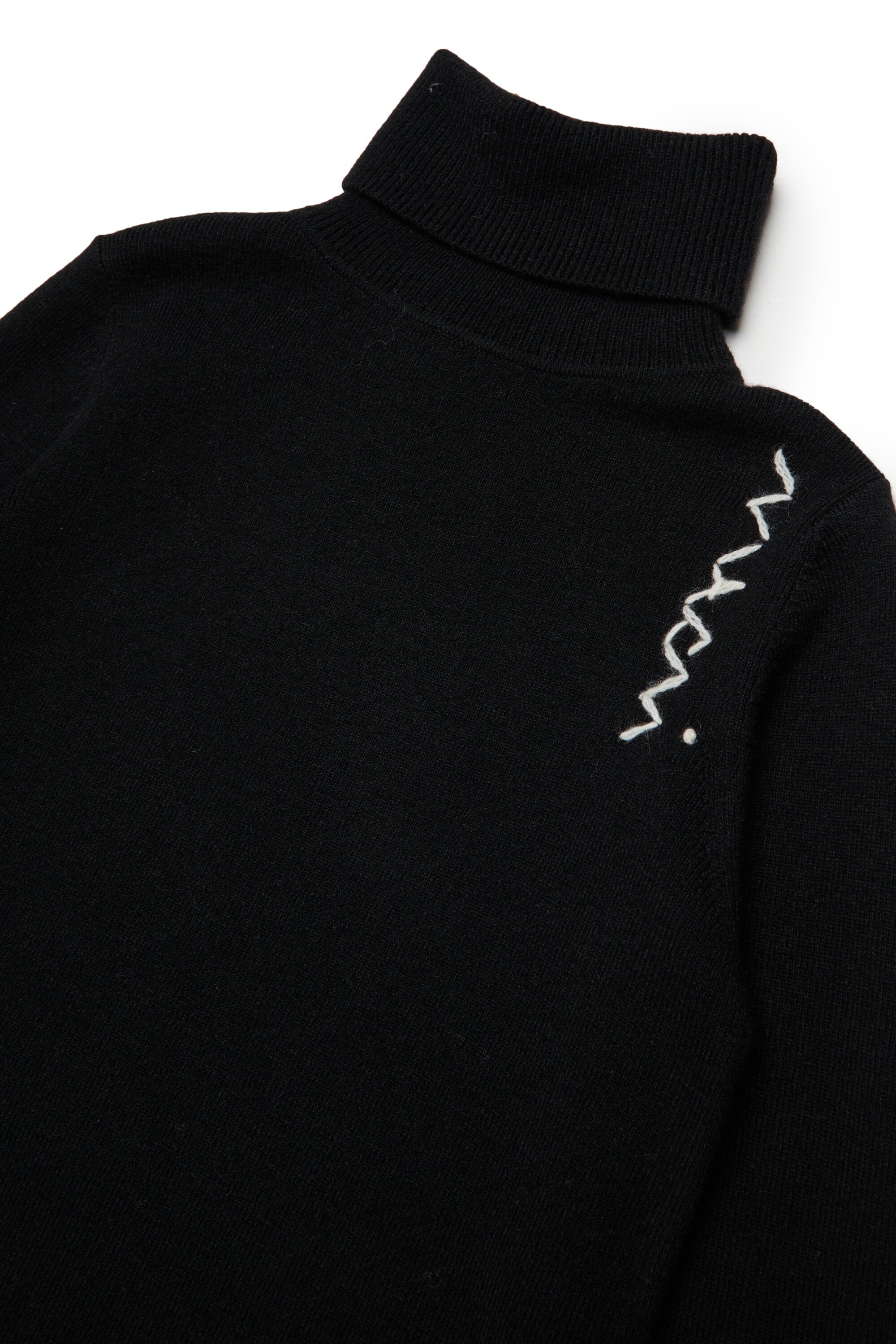 リブ編みウール混タートルネックセーター