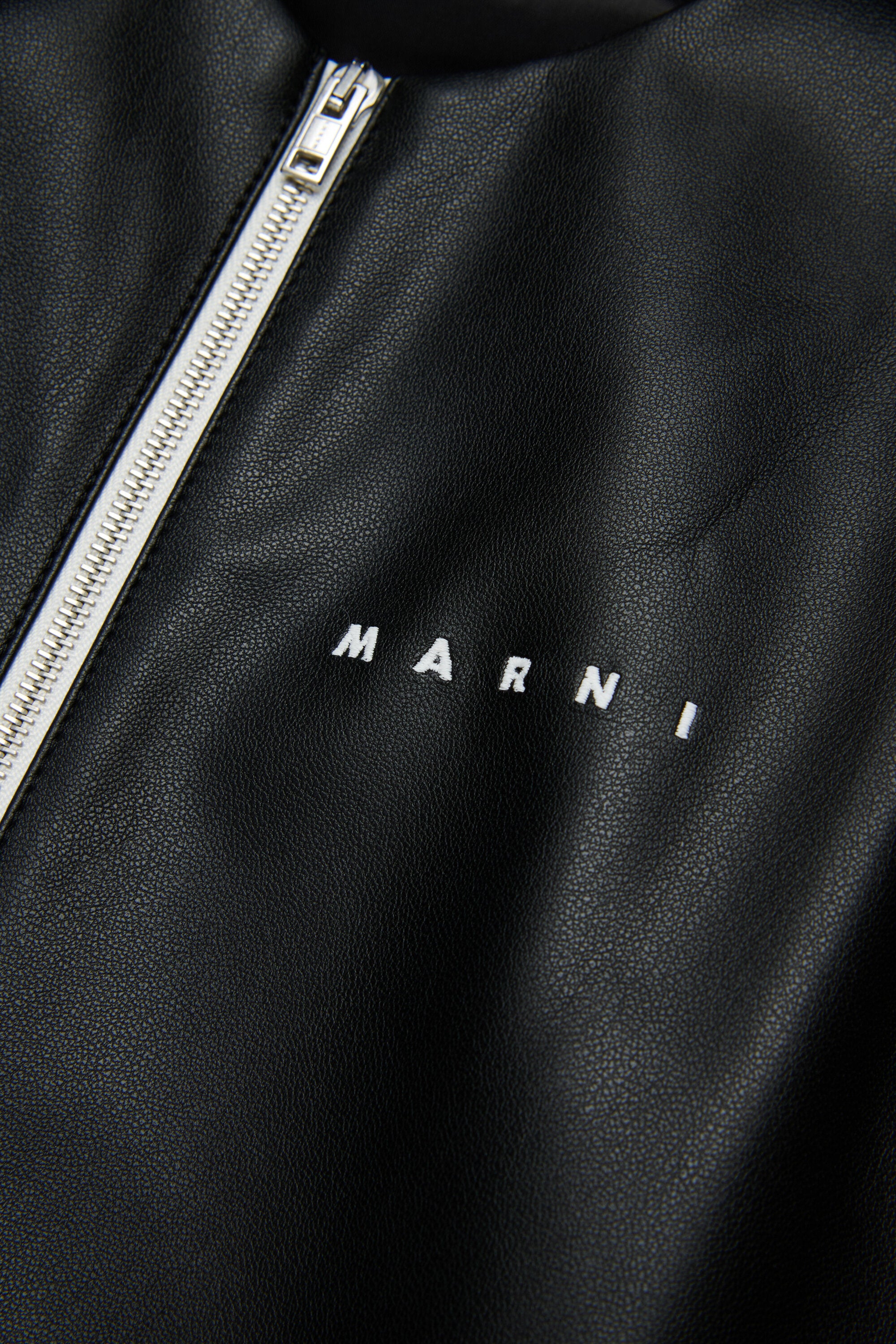 コート地のショート・フレア・ドレス