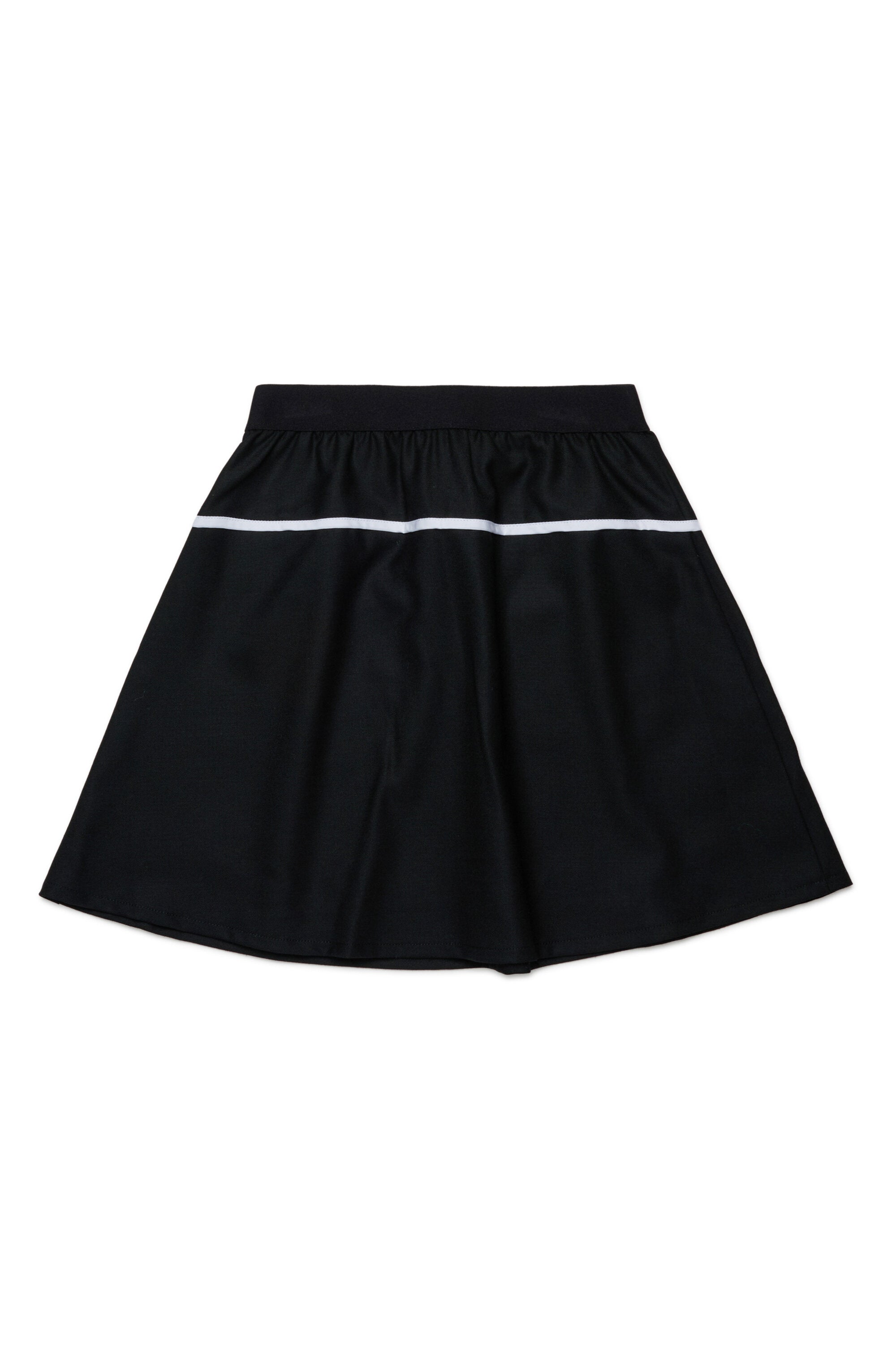 Short flannel skirt with contrasting piping