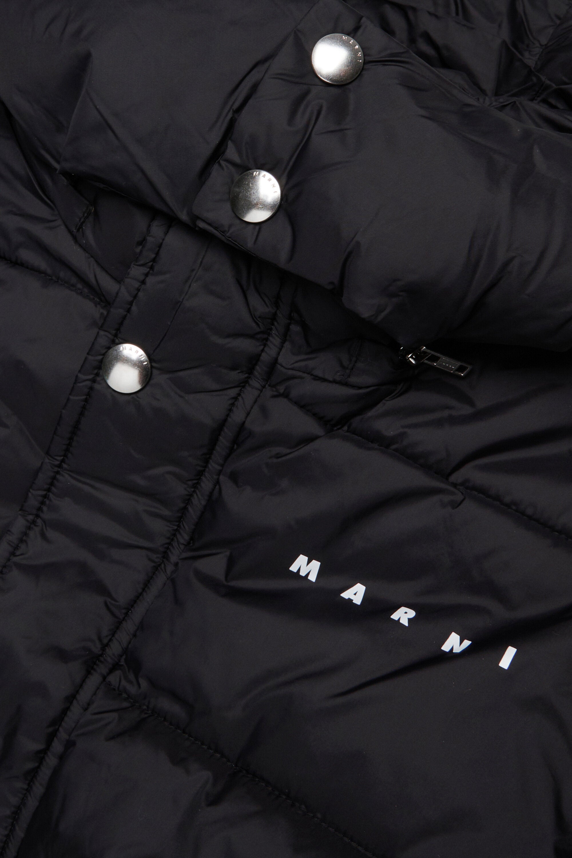 ロゴ入りフードジャケット