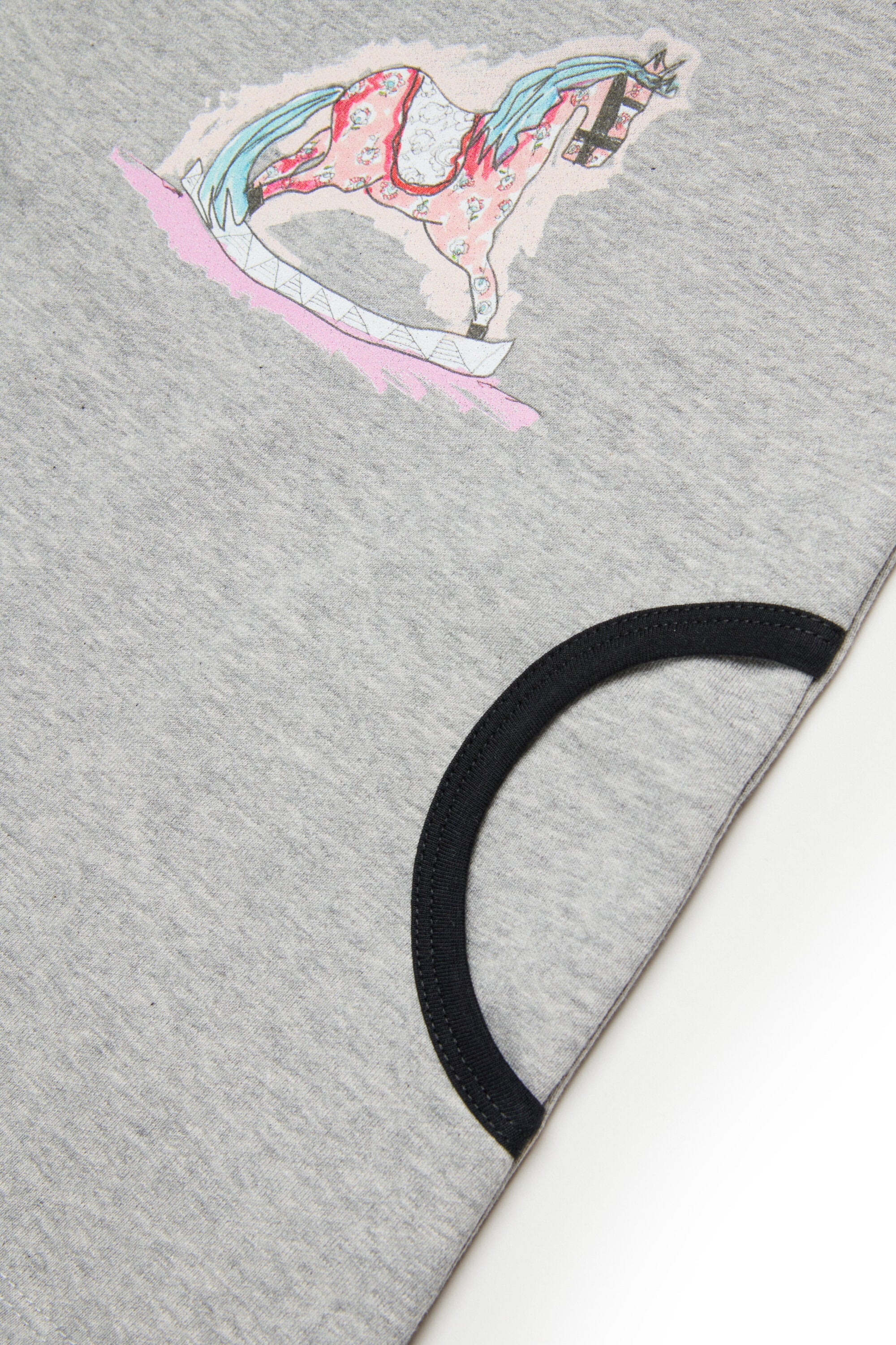 ロッキングホース柄のショートドレス