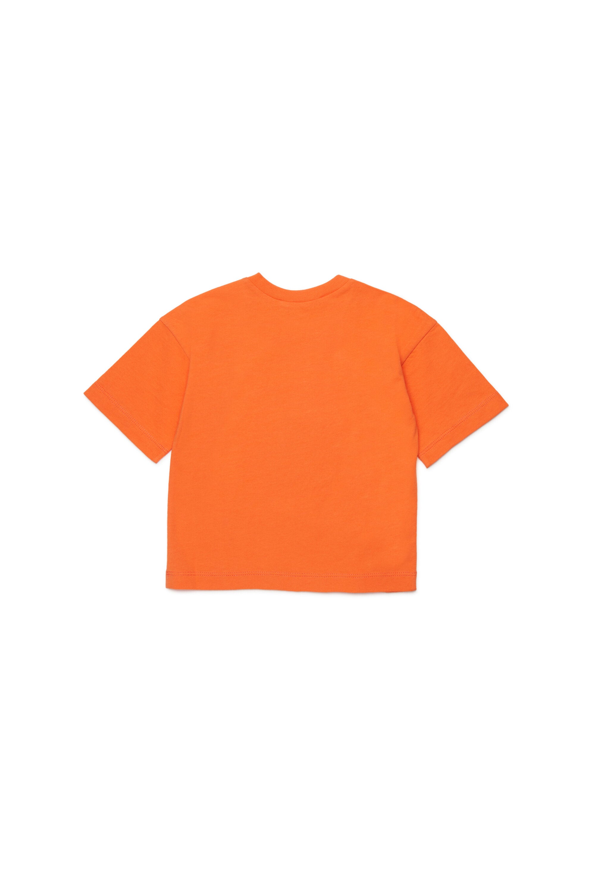 ジラフプリントとロゴ入りTシャツ