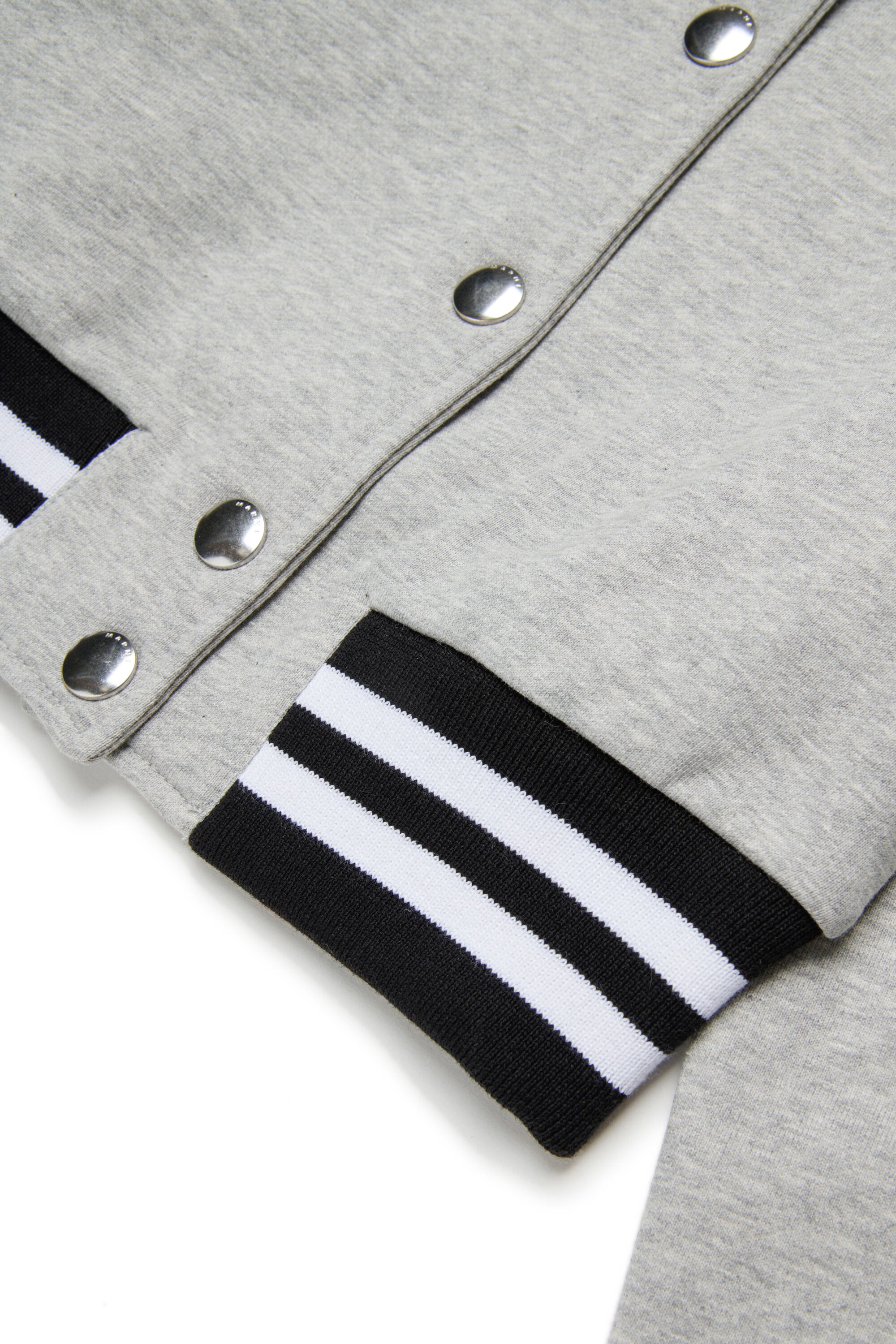 ロゴ入りクルーネックスウェット