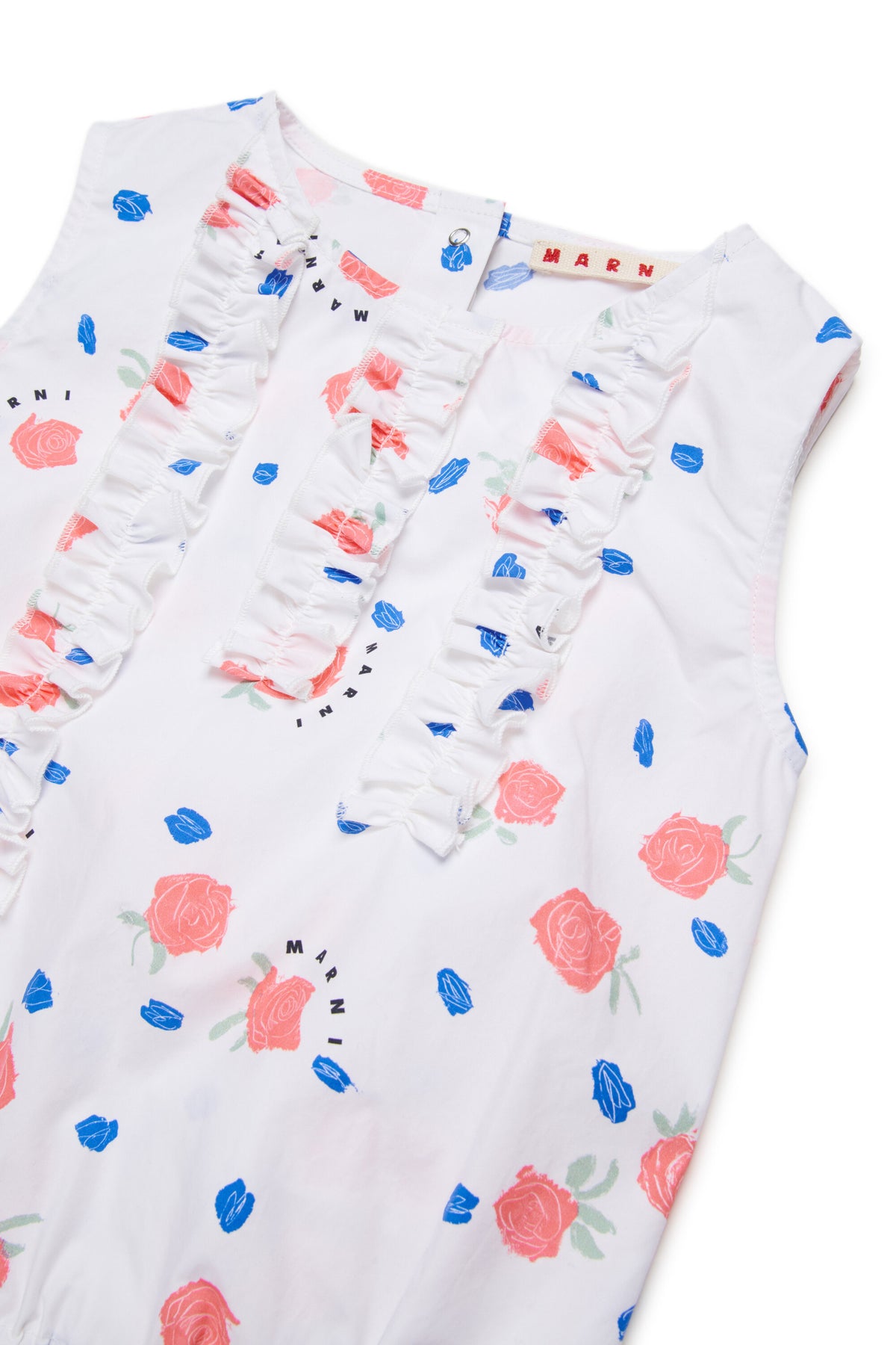 Sleeveless shirt with ruffles
