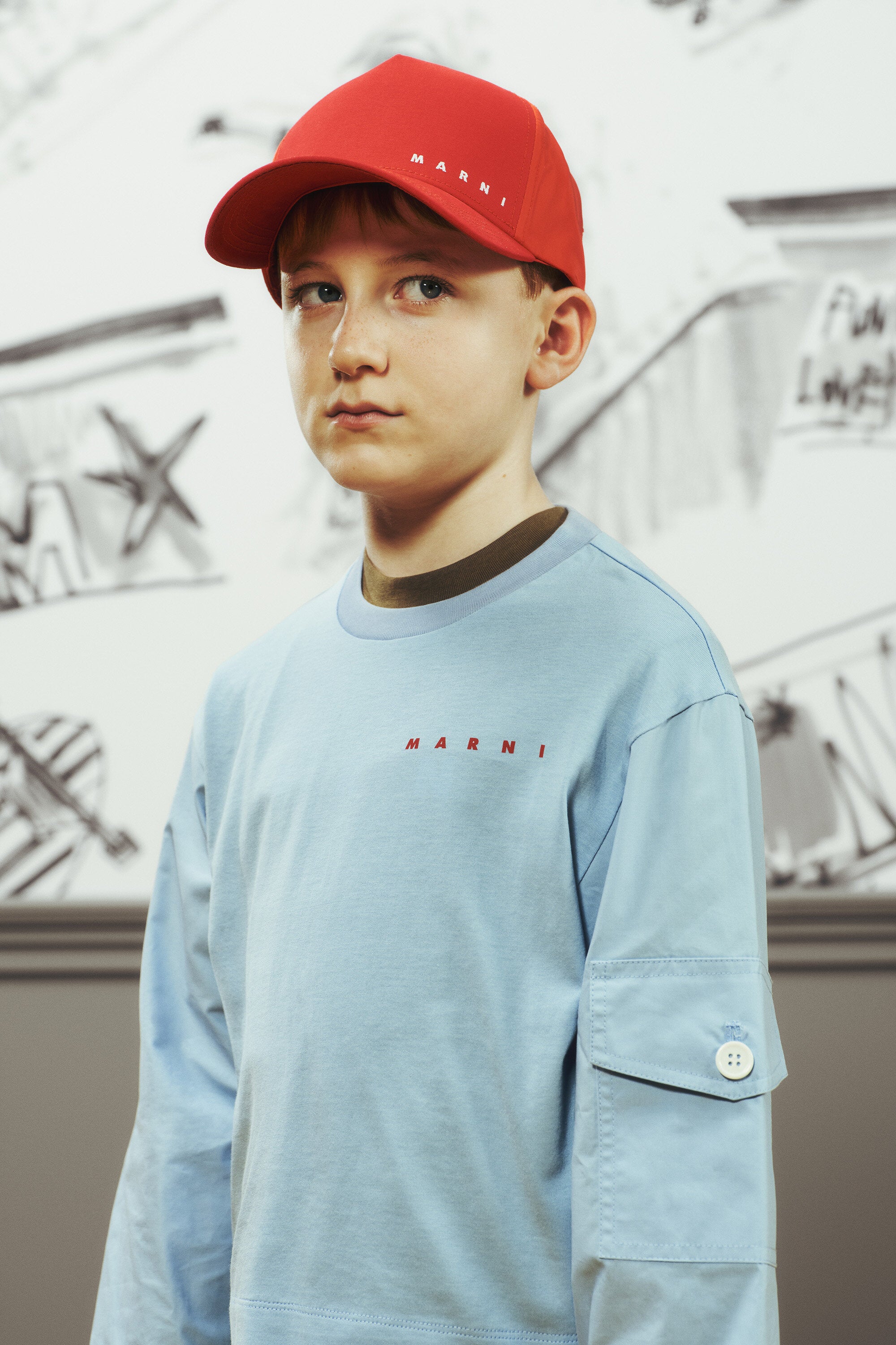 ロゴ入り長袖Tシャツ