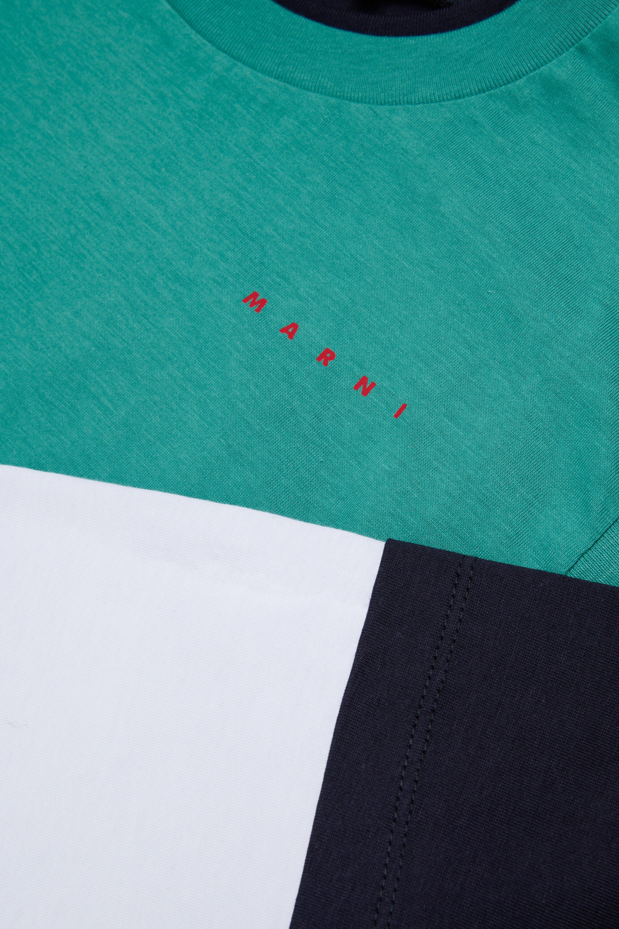 ロゴ入り長袖Tシャツ