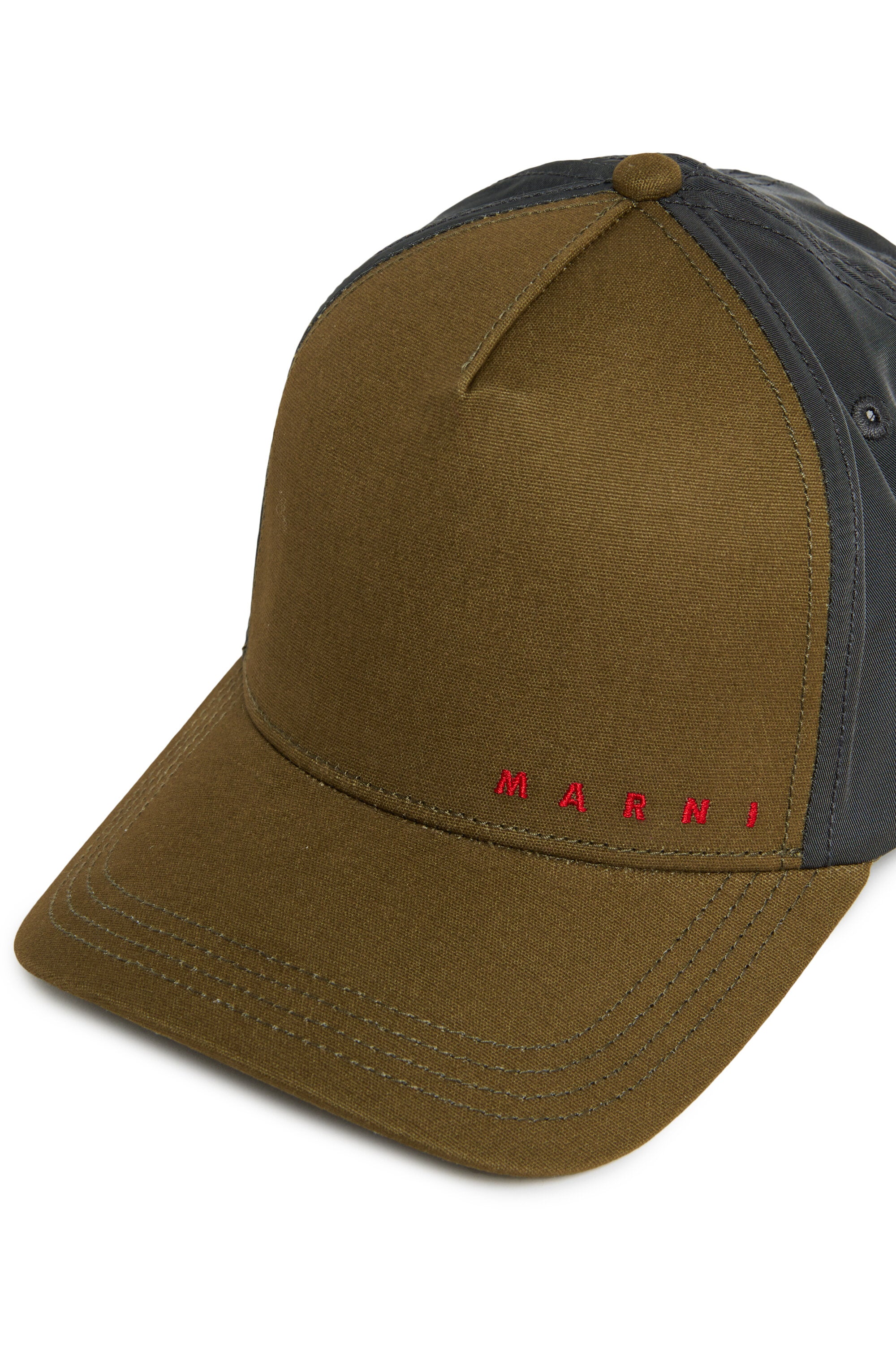 Baseball cap with logo
