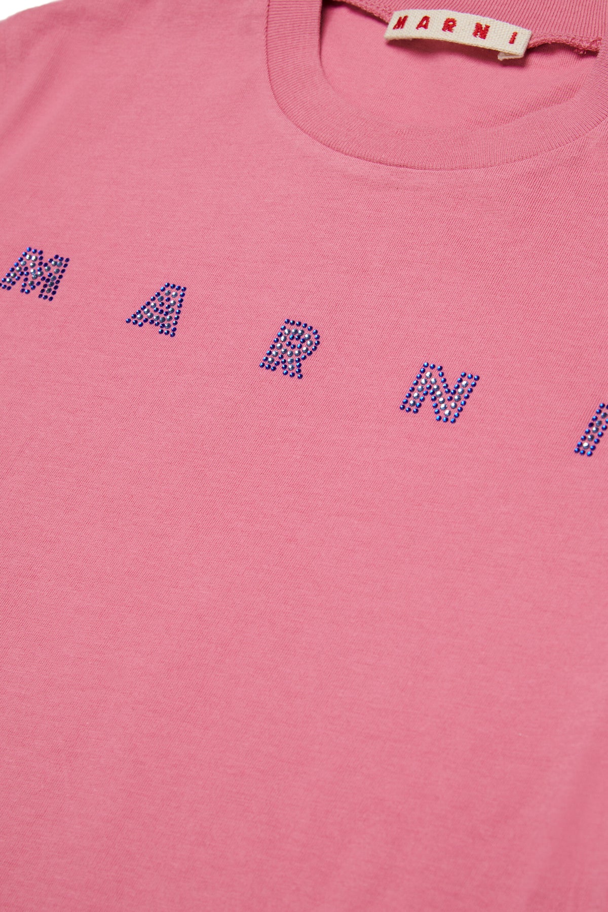 ロゴ入りTシャツ