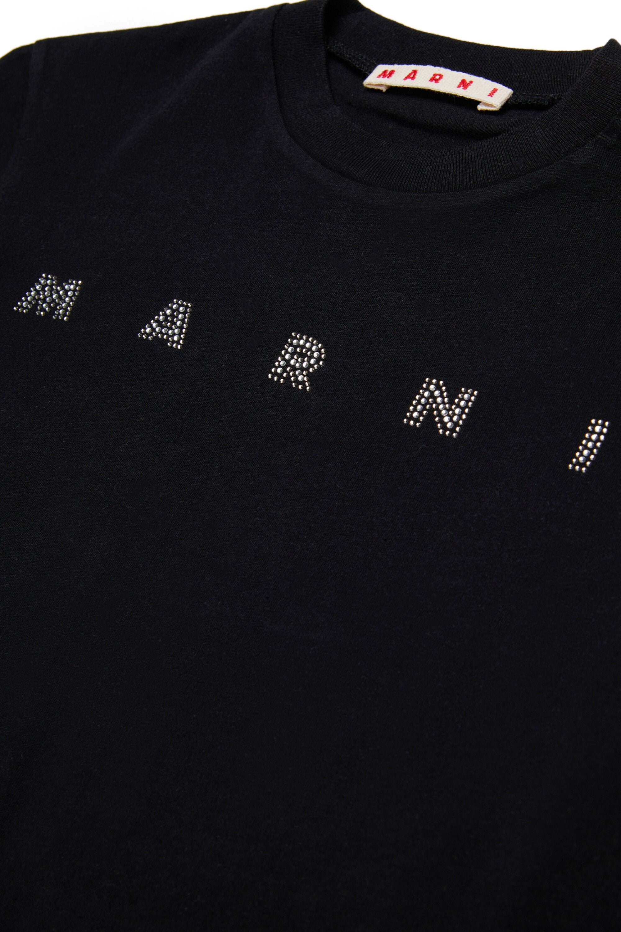ロゴ入りTシャツ