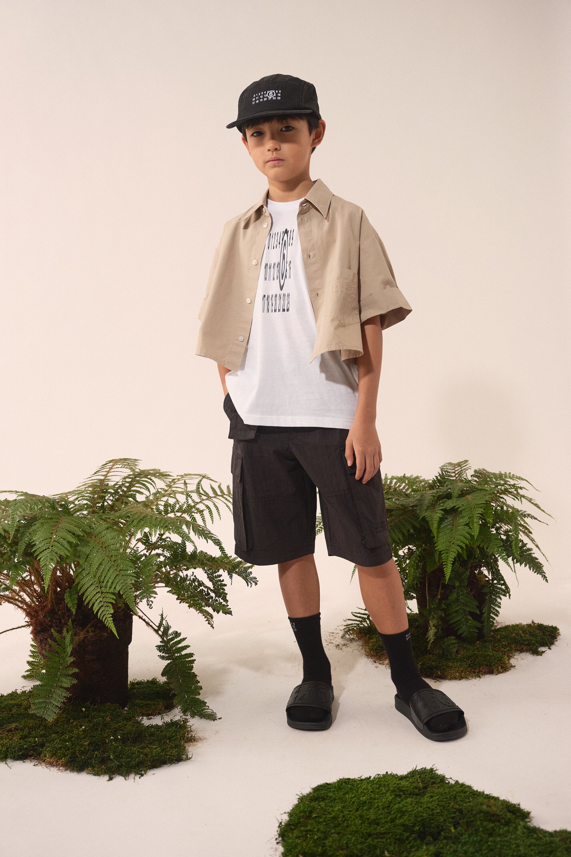 折り返し袖のポプリンシャツ