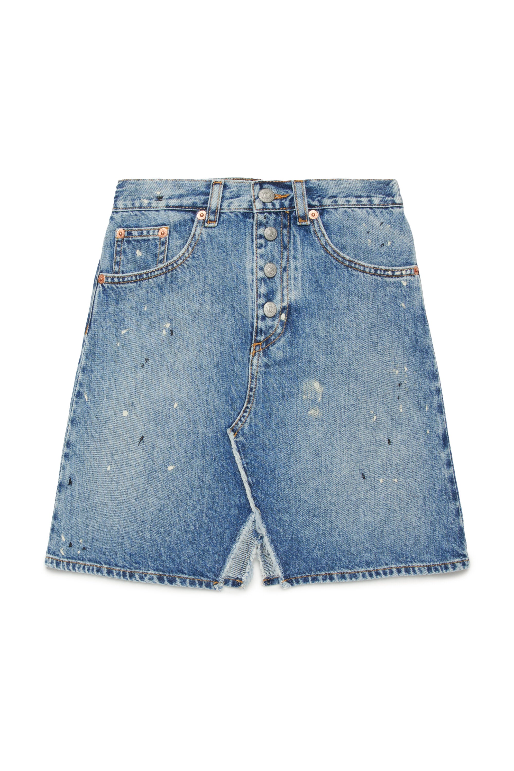 カラースポットの入ったブルーのデニムスカート