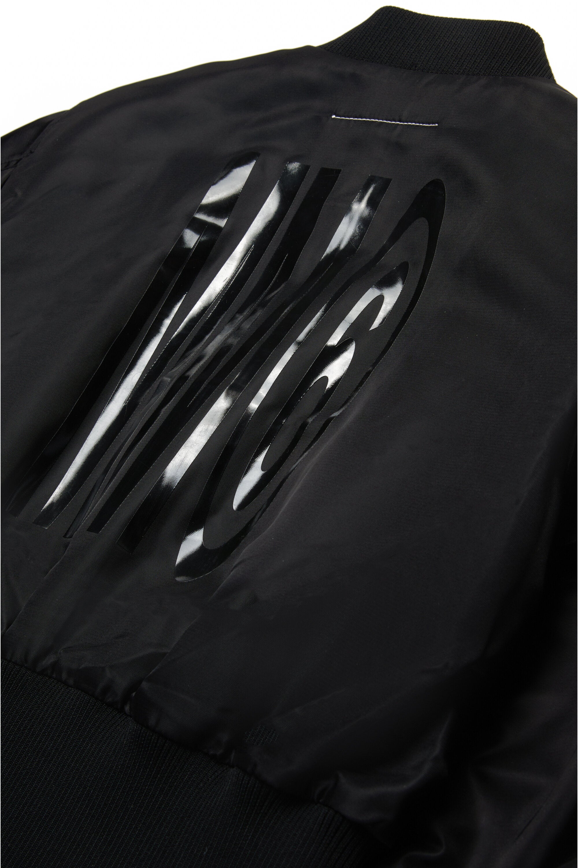 マキシロゴ入りロングボンバージャケット