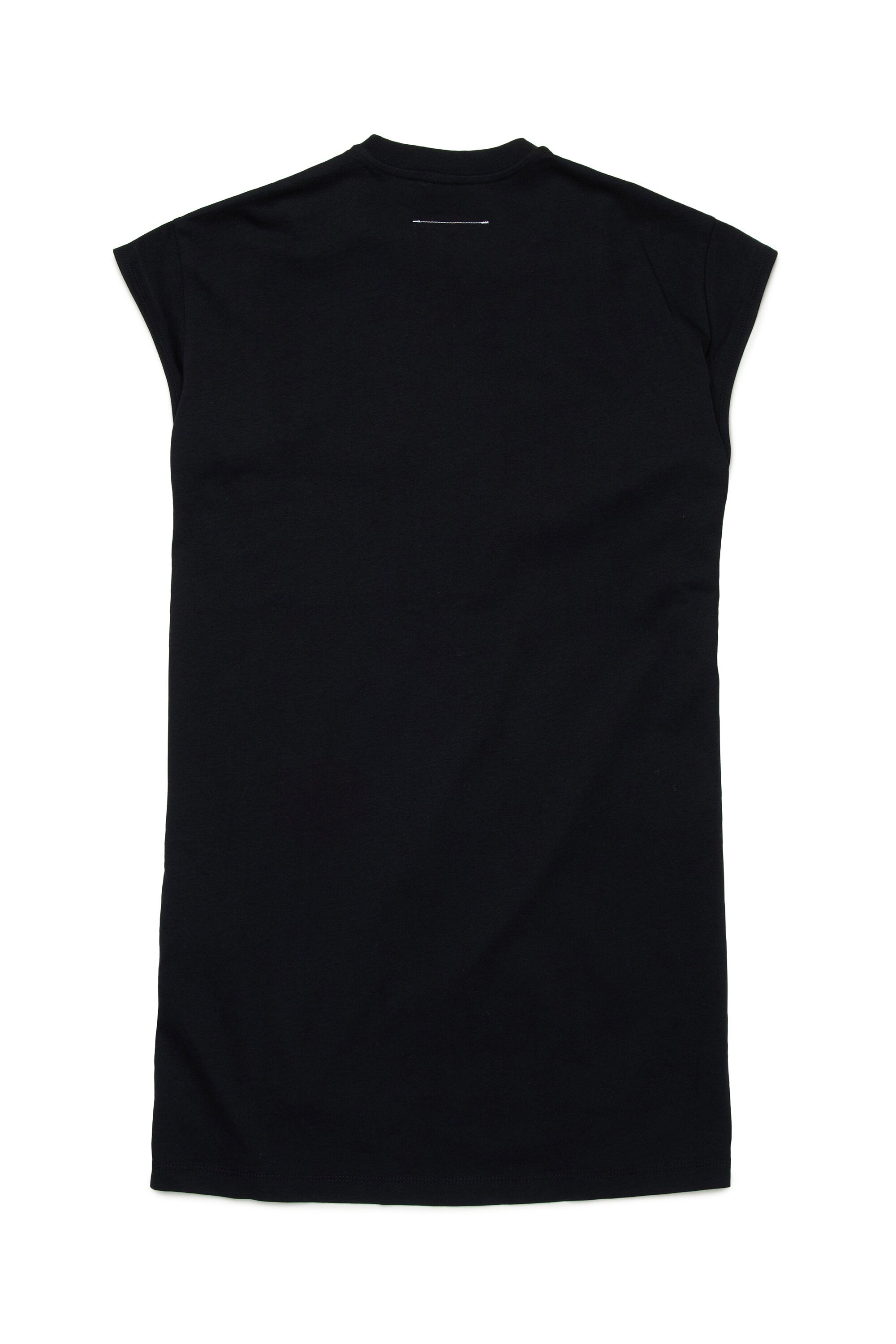 ディテールを生かしたAカットドレス