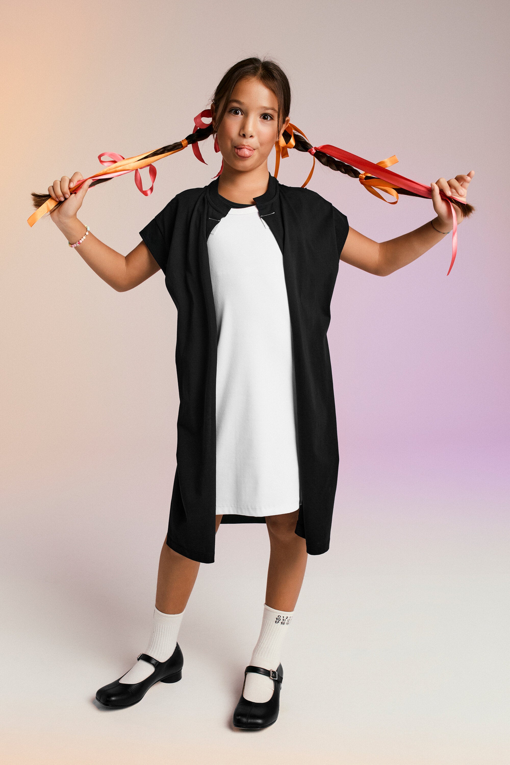 ディテールを生かしたAカットドレス