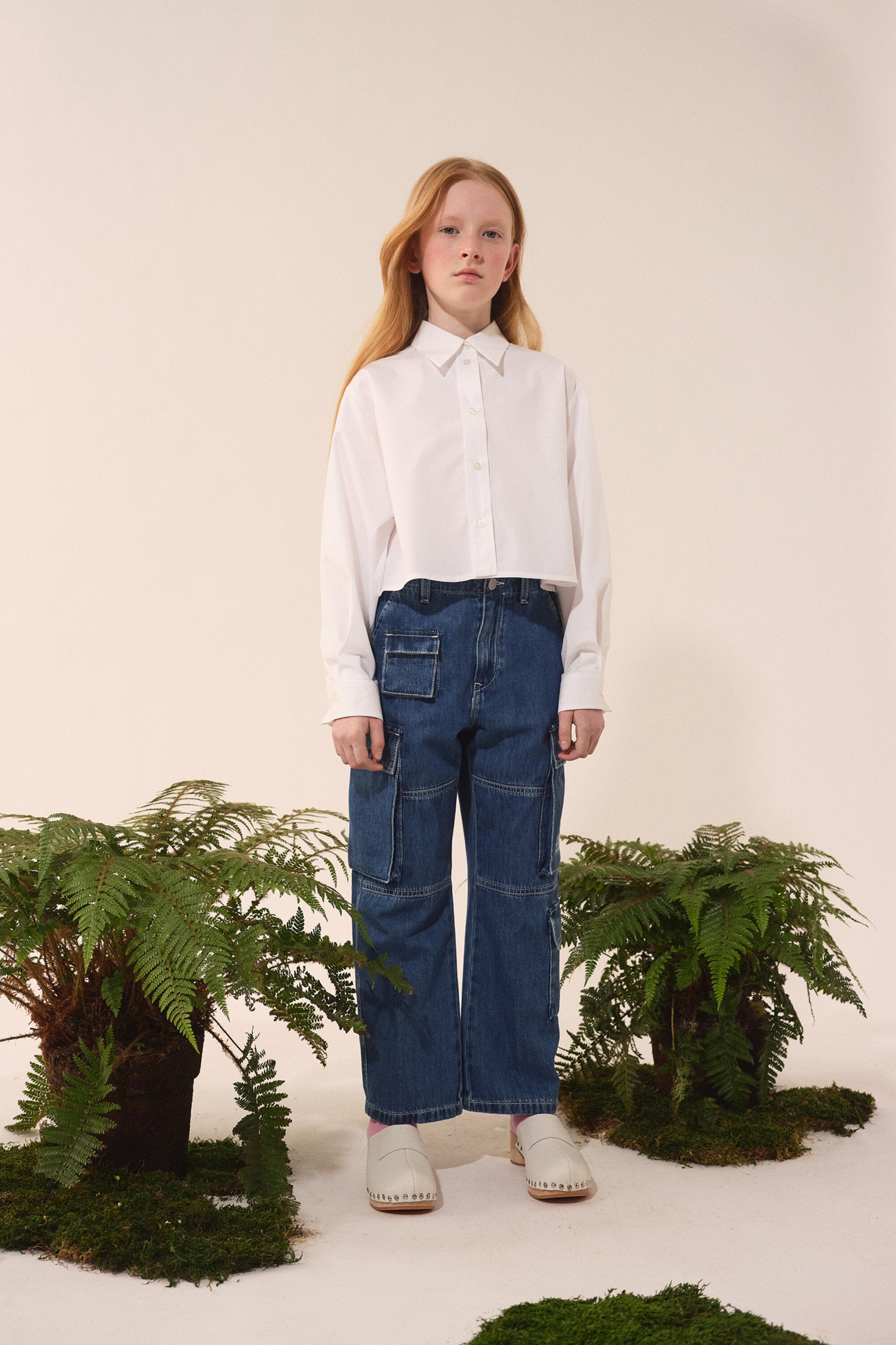 Medium blue cargo jeans with Numeric logo