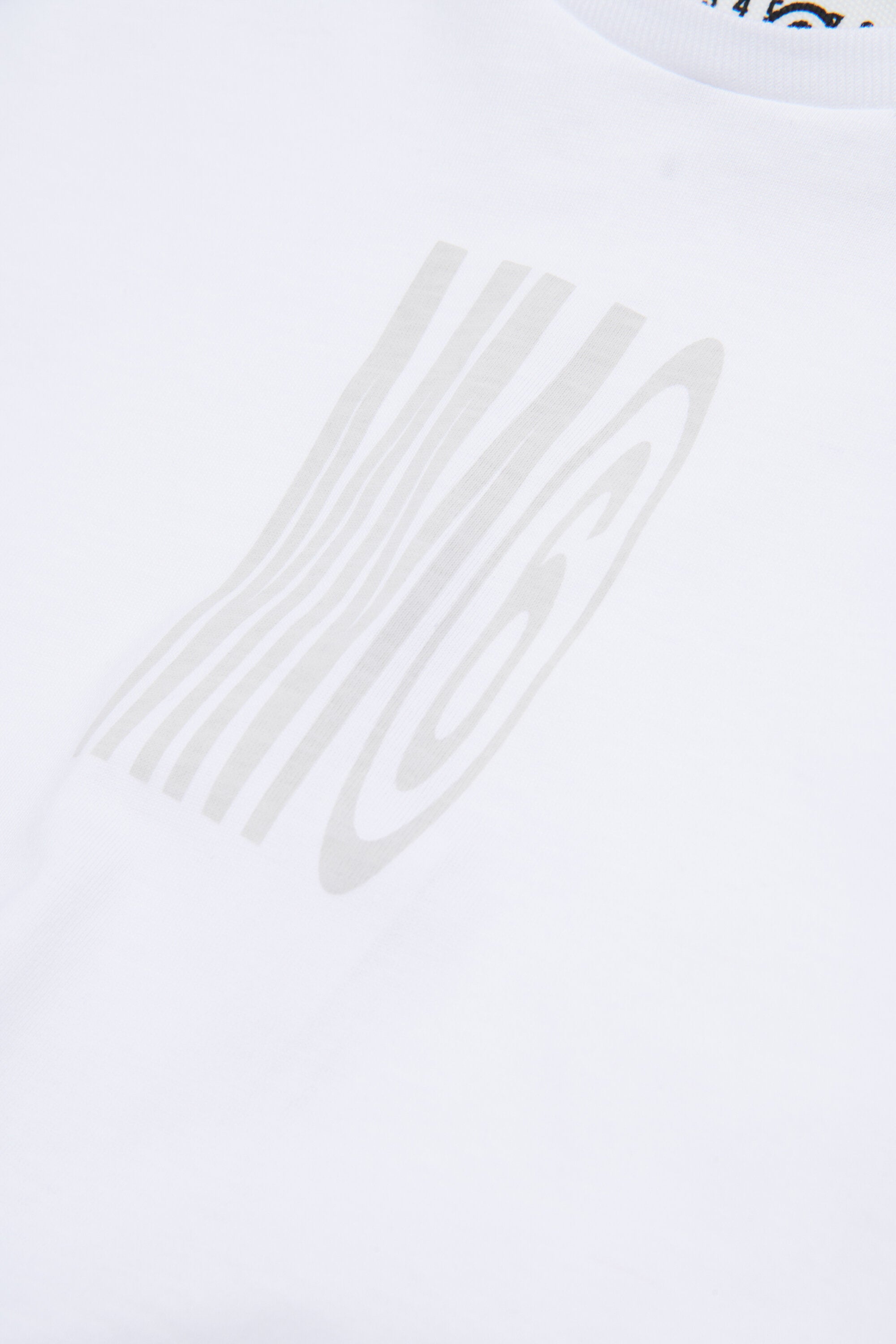 インスティテューショナル ロゴ入りクロップドTシャツ