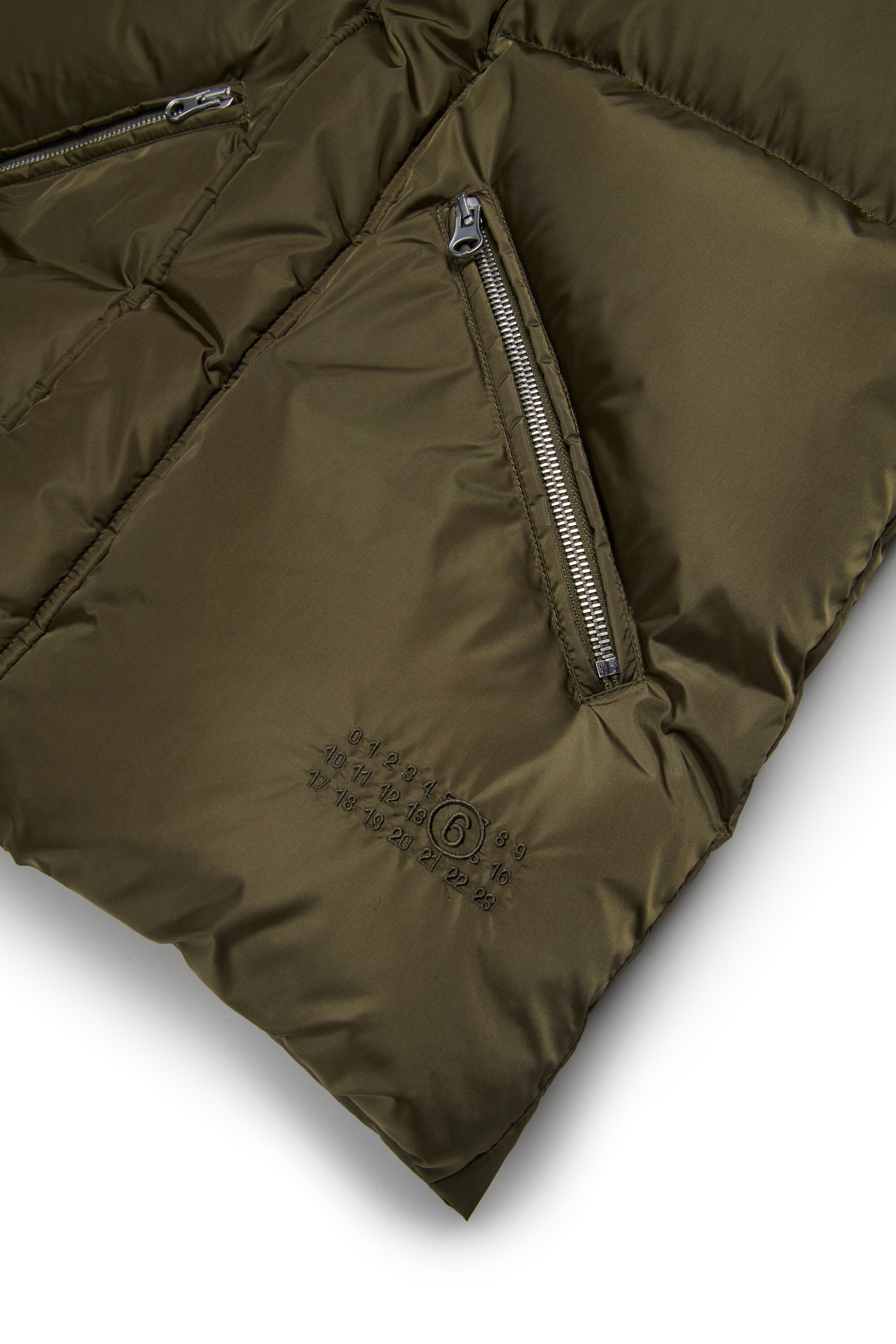 ジッパー付きパッドベスト