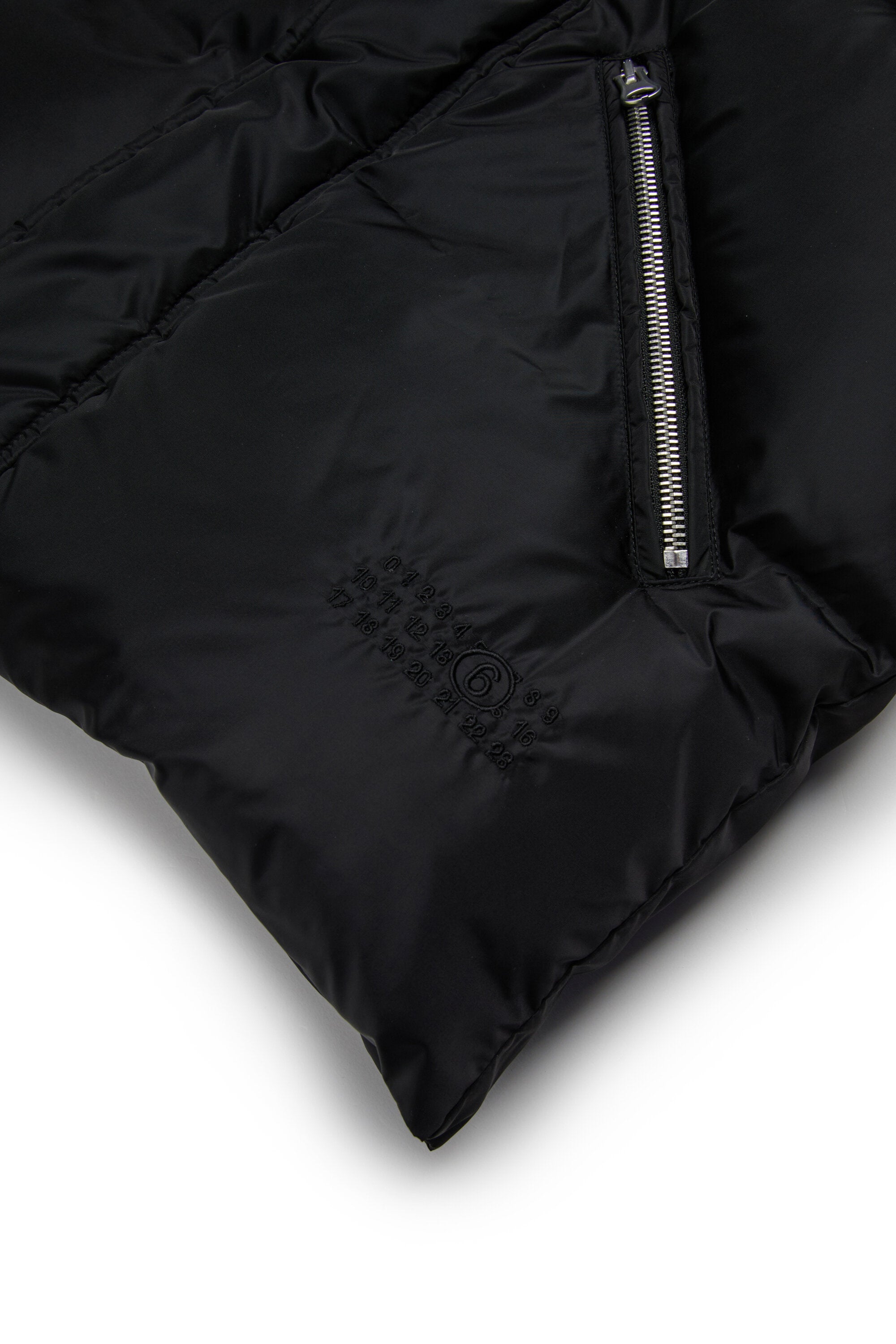 Padded vest with zip