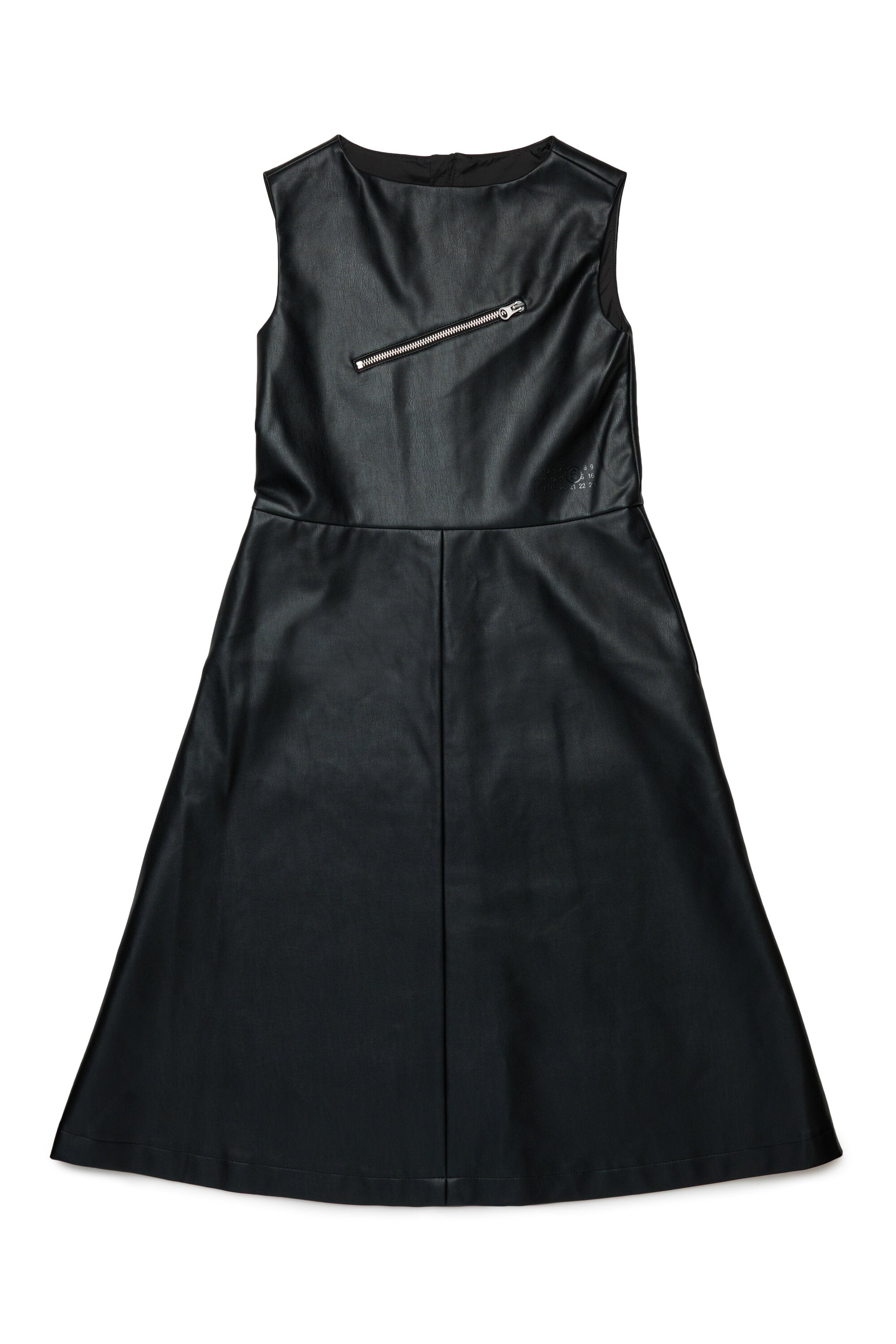 ジッパー付きコーティング素材のロングドレス