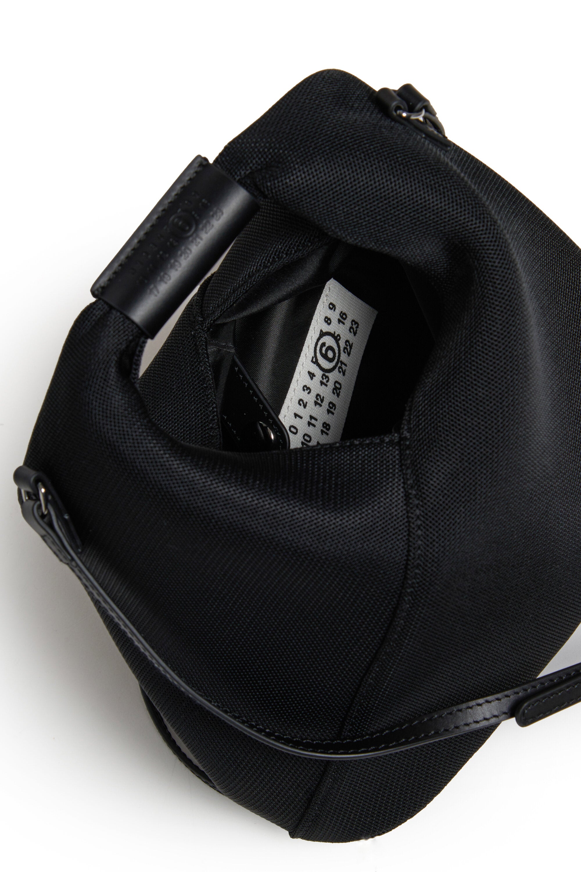 ロゴ入りショルダーバッグ