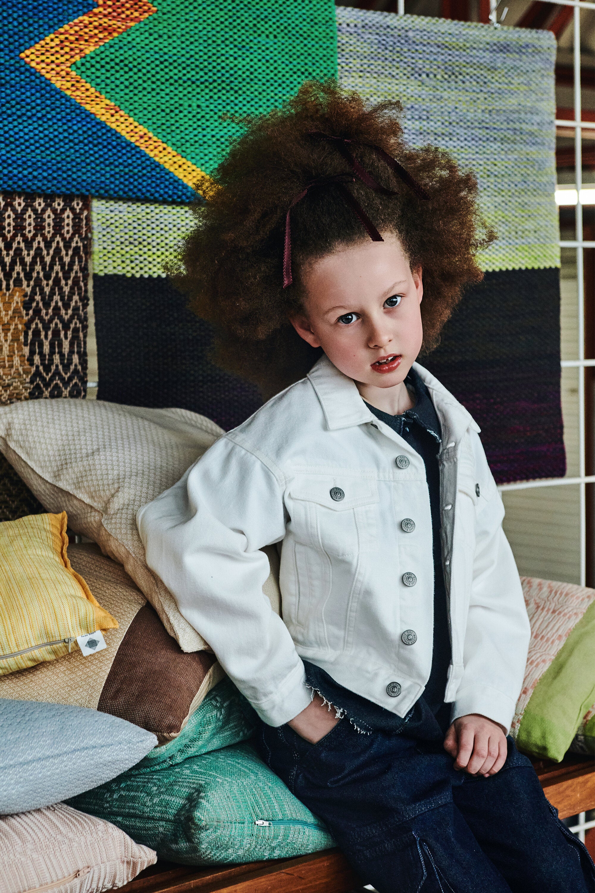 ロゴ入りデニムジャケット