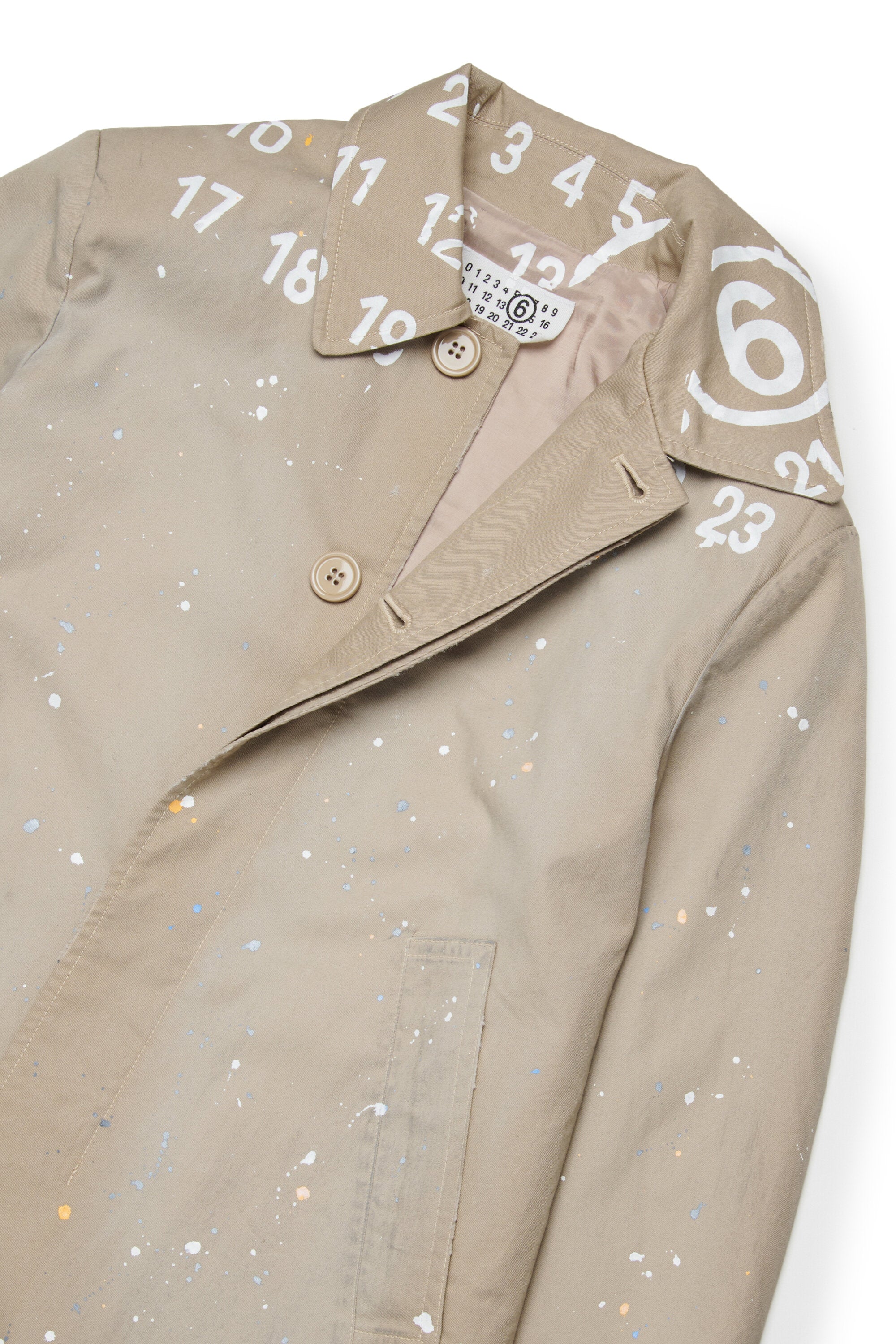 ロゴプリント入りトレンチコート