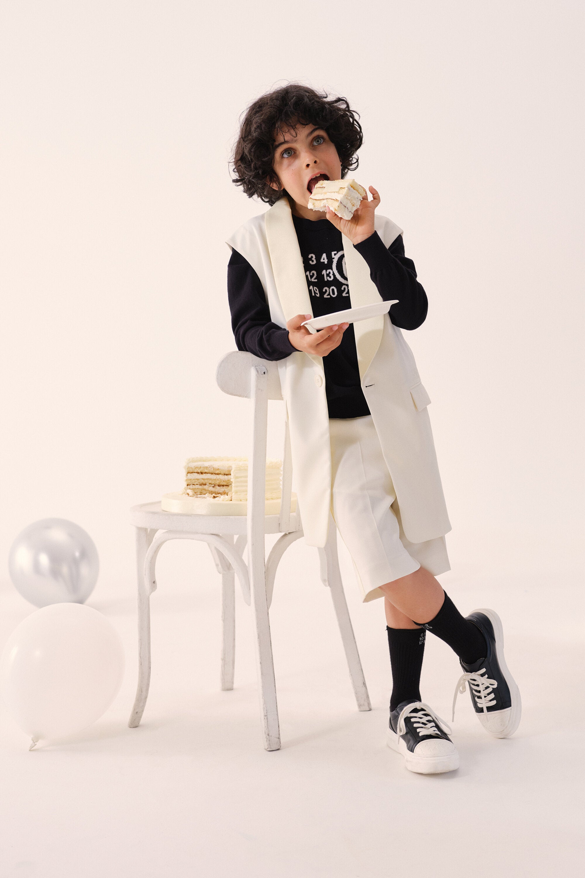 ロゴ入りノースリーブジャケット