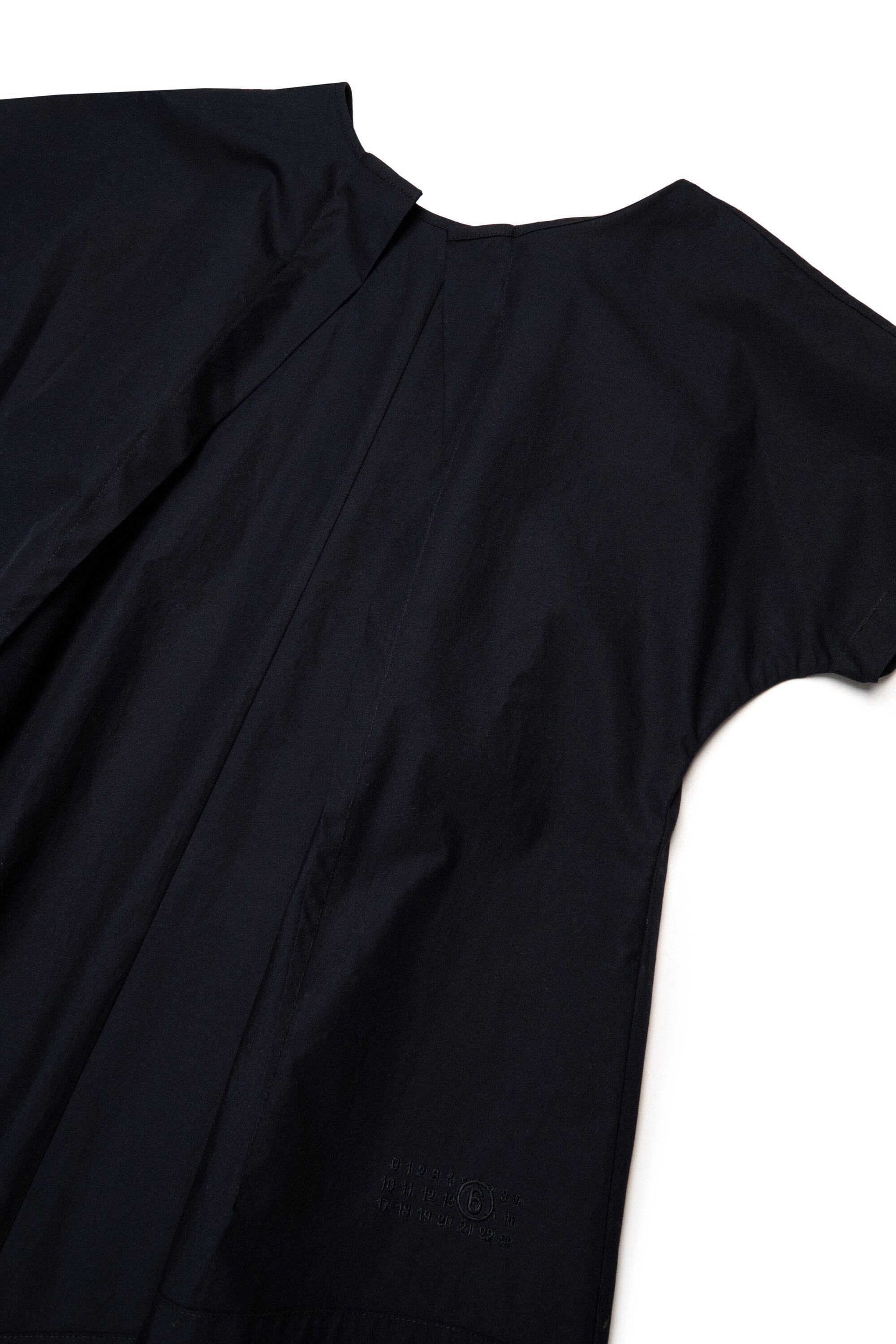 Short-sleeved dress with logo