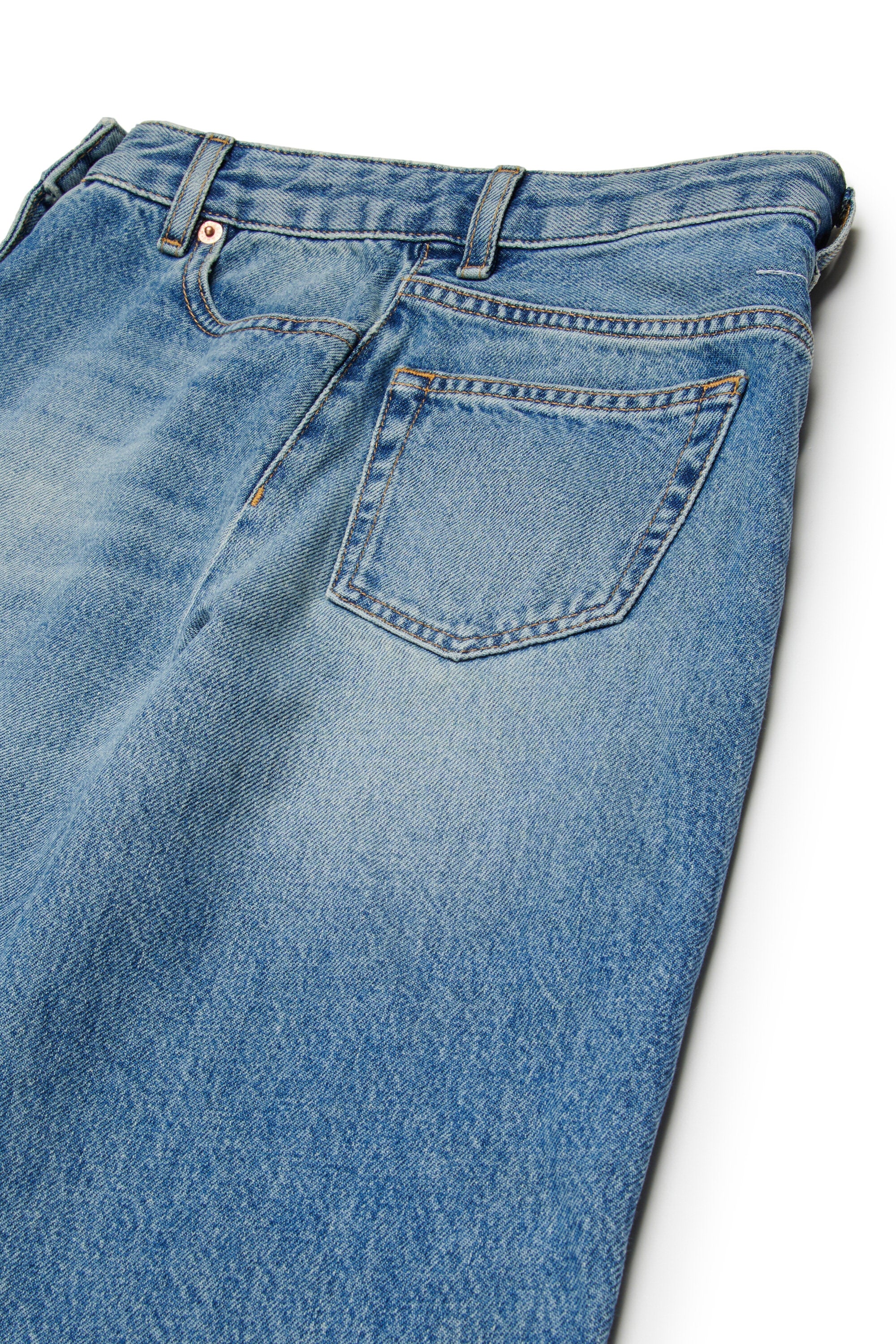 Regular fit jeans in light blue wash