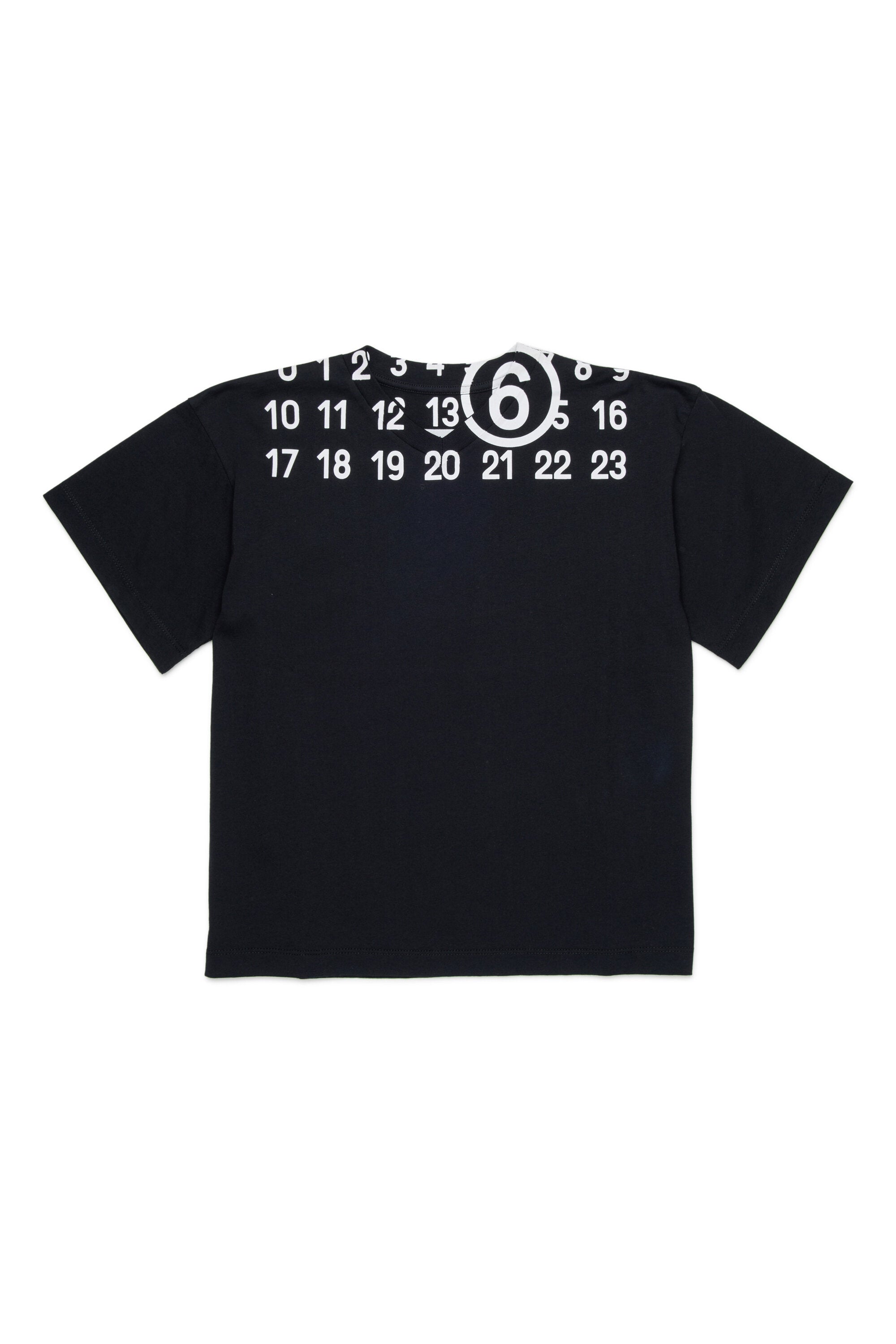 ロゴ入りTシャツ
